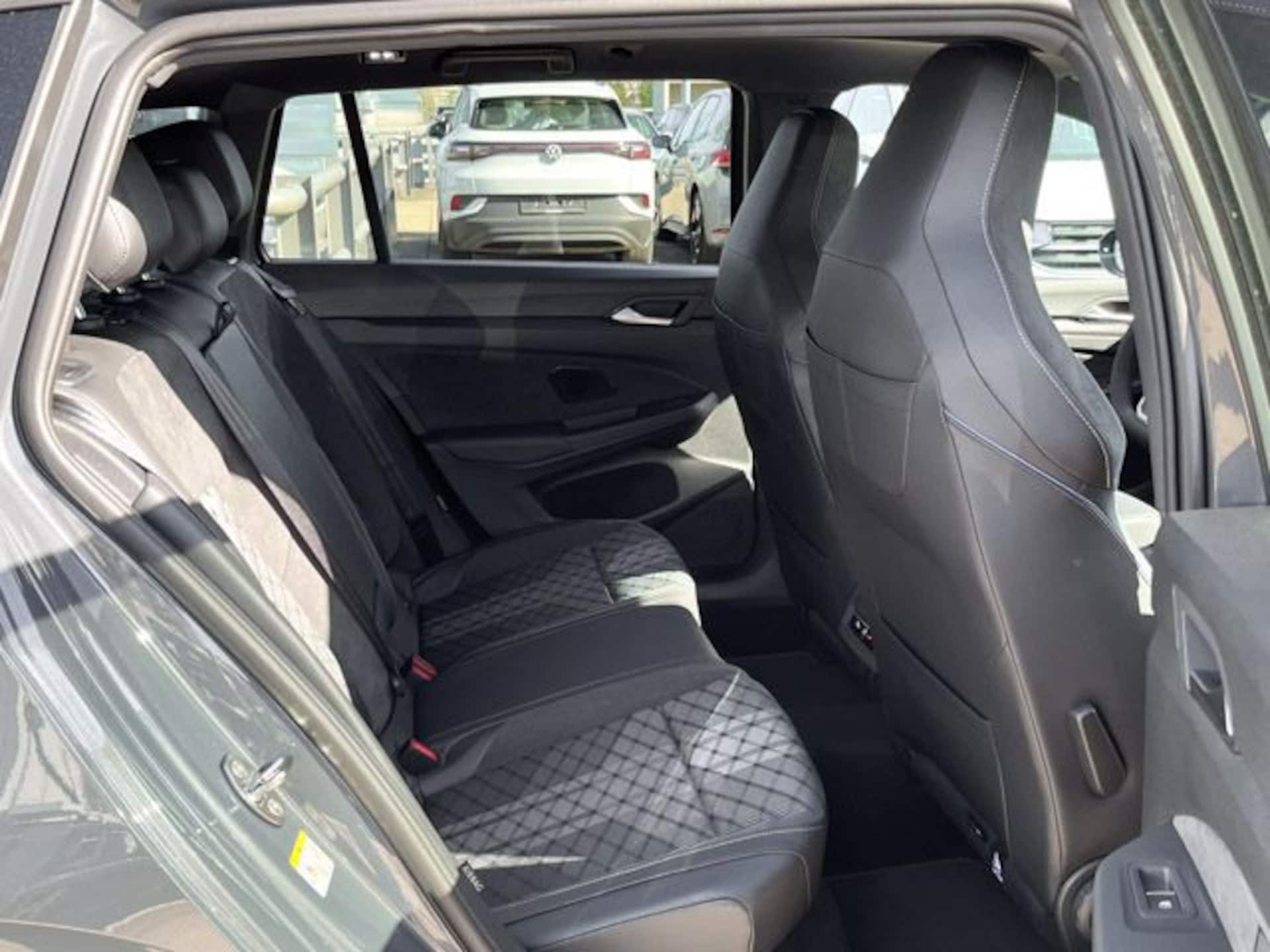 Volkswagen Golf Variant R-Line