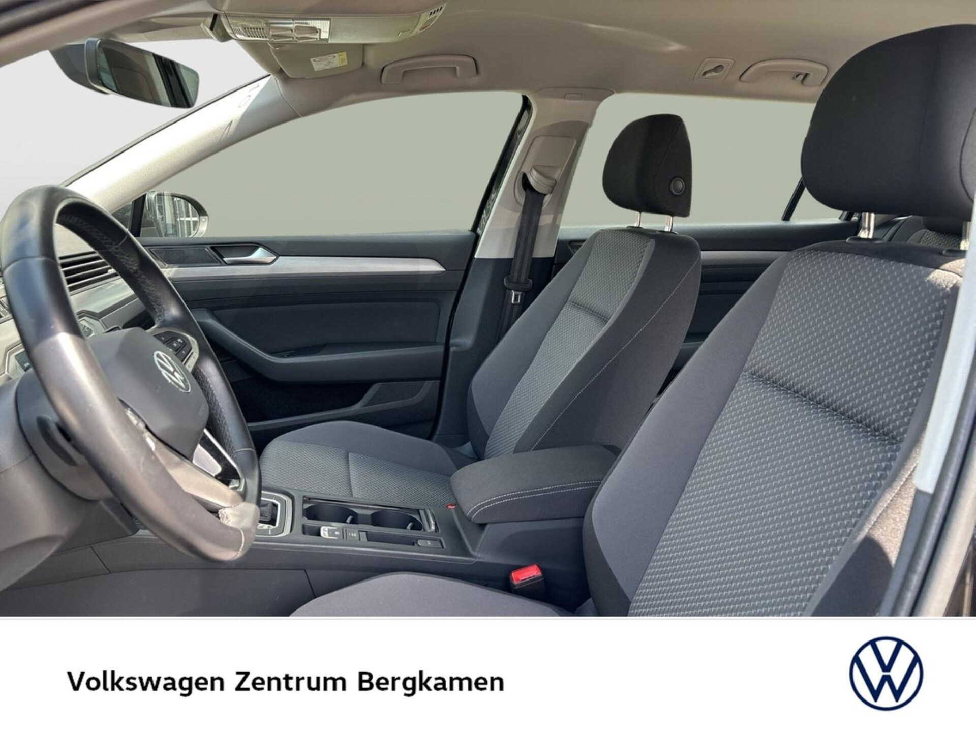 Volkswagen Passat Variant Basis-Modell
