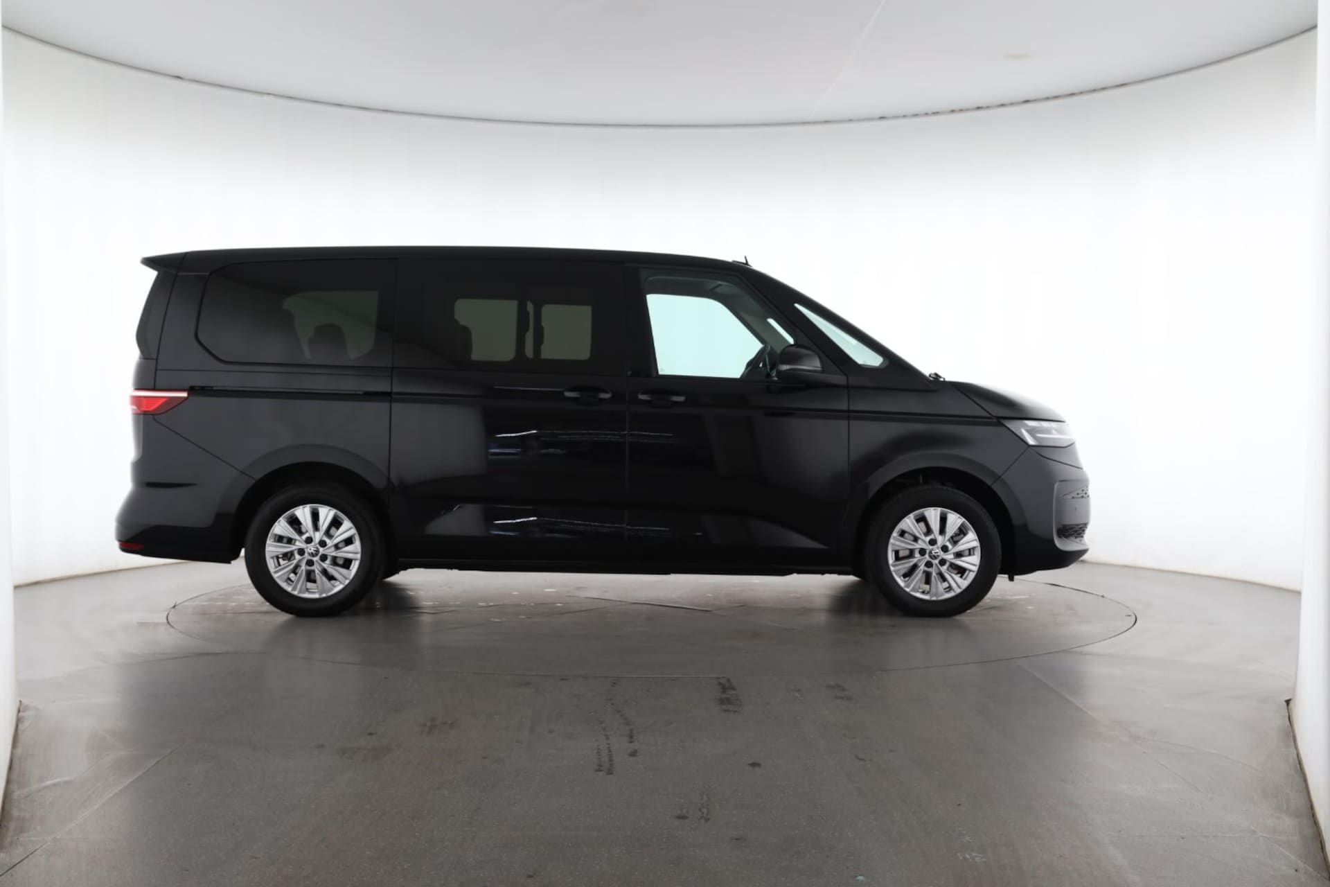Volkswagen Multivan Langversion Basis-Modell