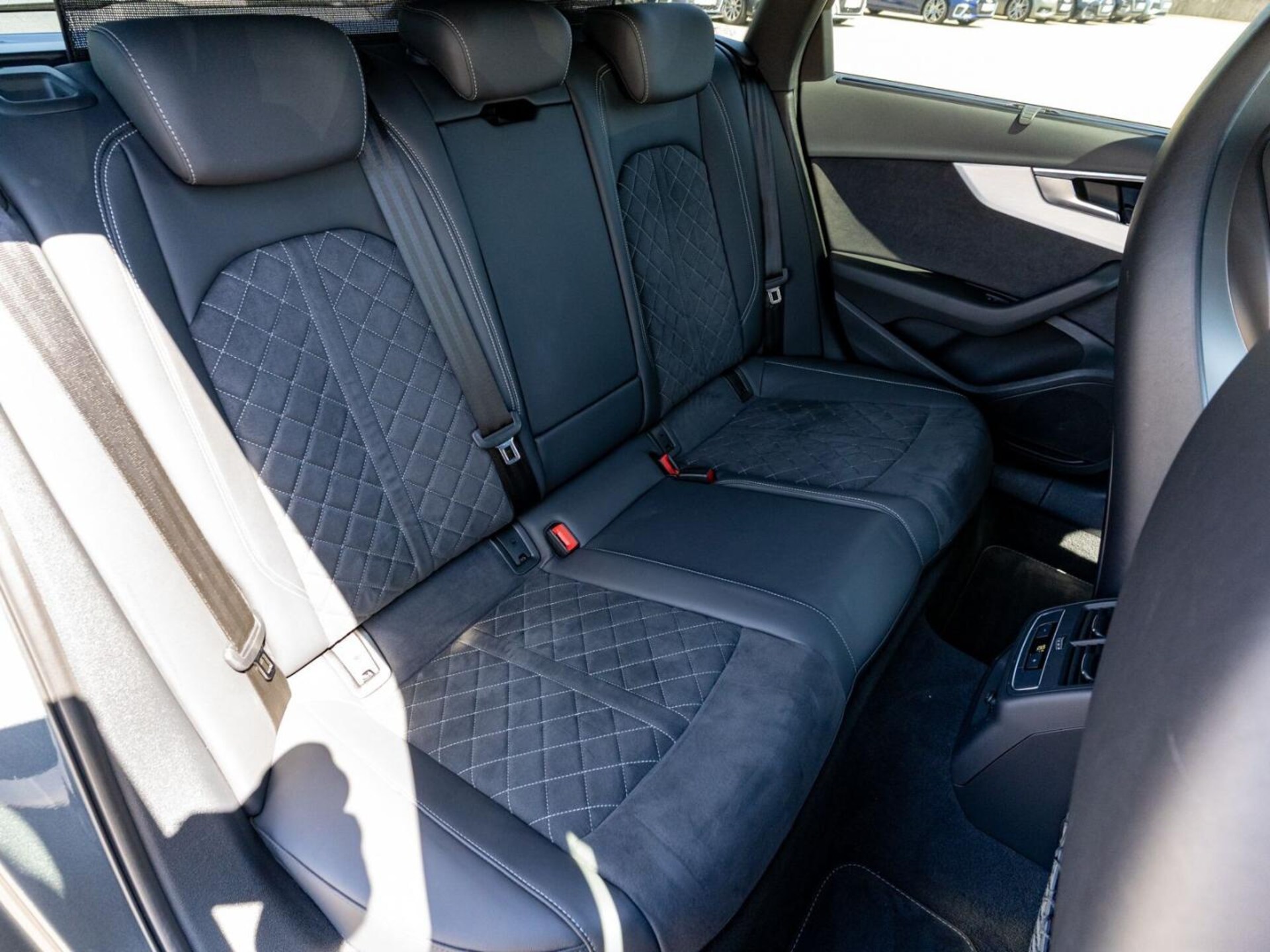 Audi A4 Avant S line