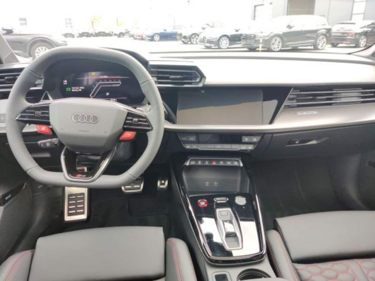 Bild über Audi RS 3 Limousine TFSI quattro 294 kW S tronic - für weitere Informationen kontaktieren Sie den Audi Partner