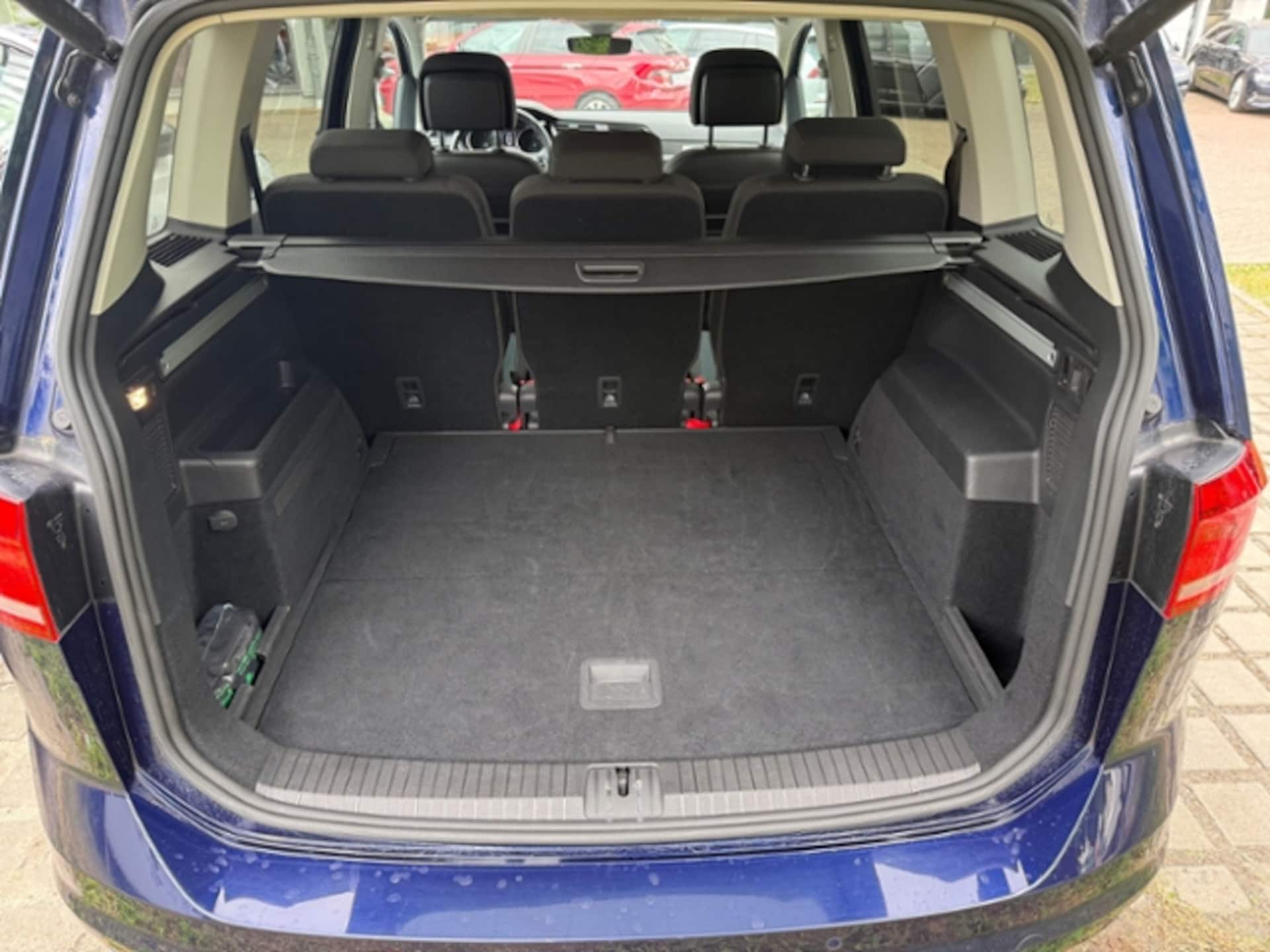 Volkswagen Touran IQ.DRIVE