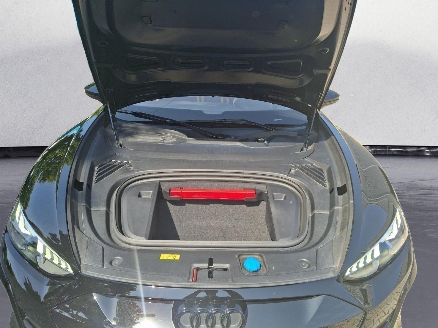 Bild über Audi RS e-tron GT e-tron quattro - für weitere Informationen kontaktieren Sie den Audi Partner