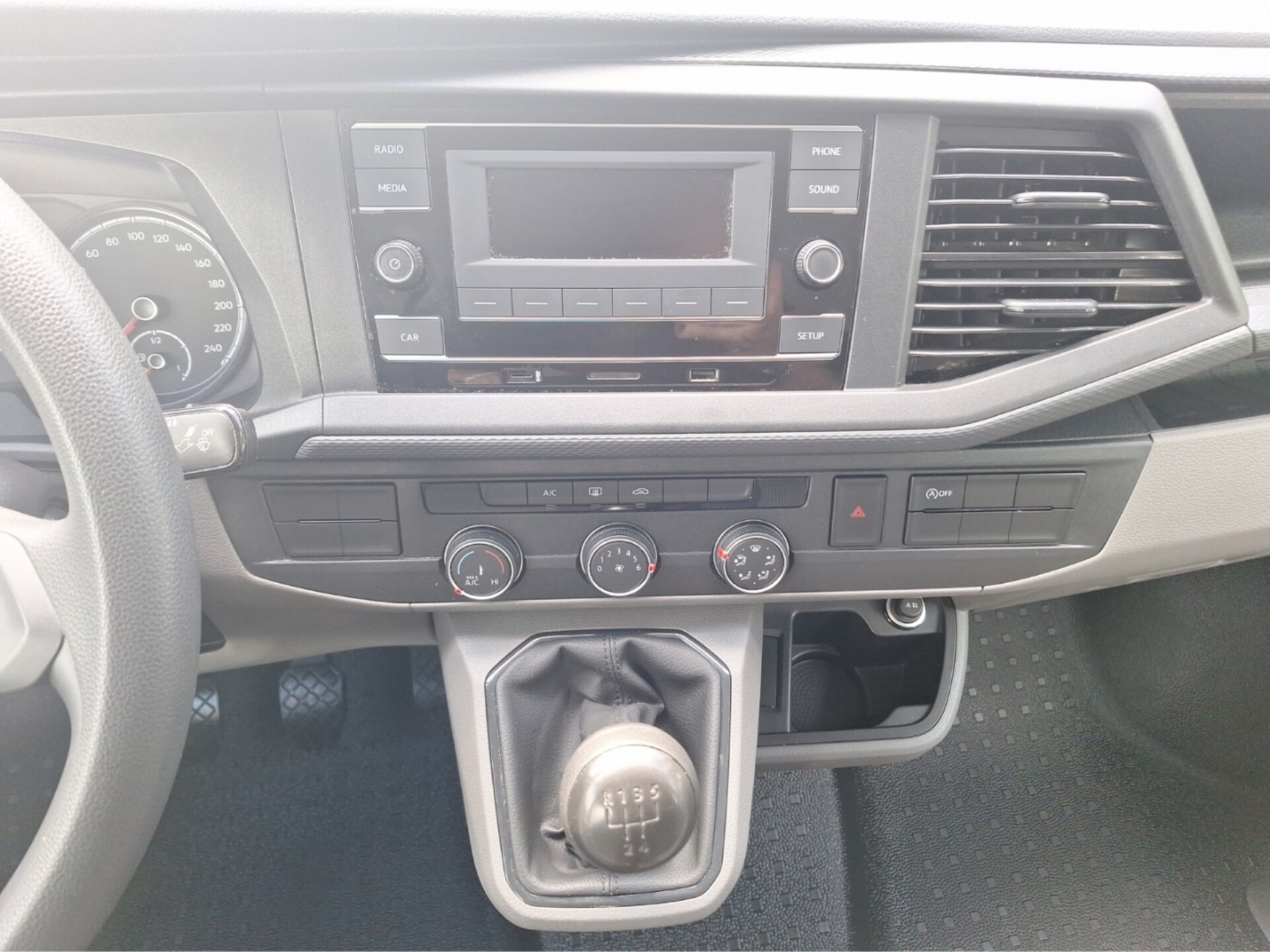 Volkswagen T6.1 Transporter Kombi kurzer Radstand