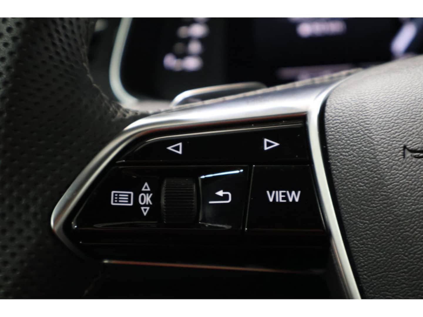 Bild über Audi S6 Limousine TDI quattro tiptronic - für weitere Informationen kontaktieren Sie den Audi Partner