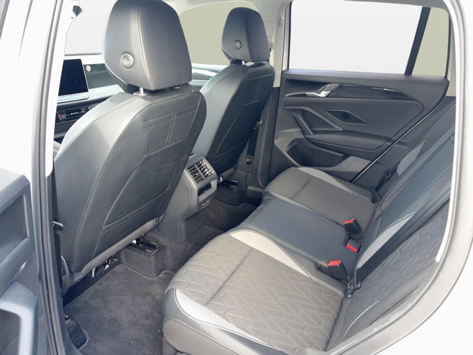 Volkswagen Tiguan – Bild 11