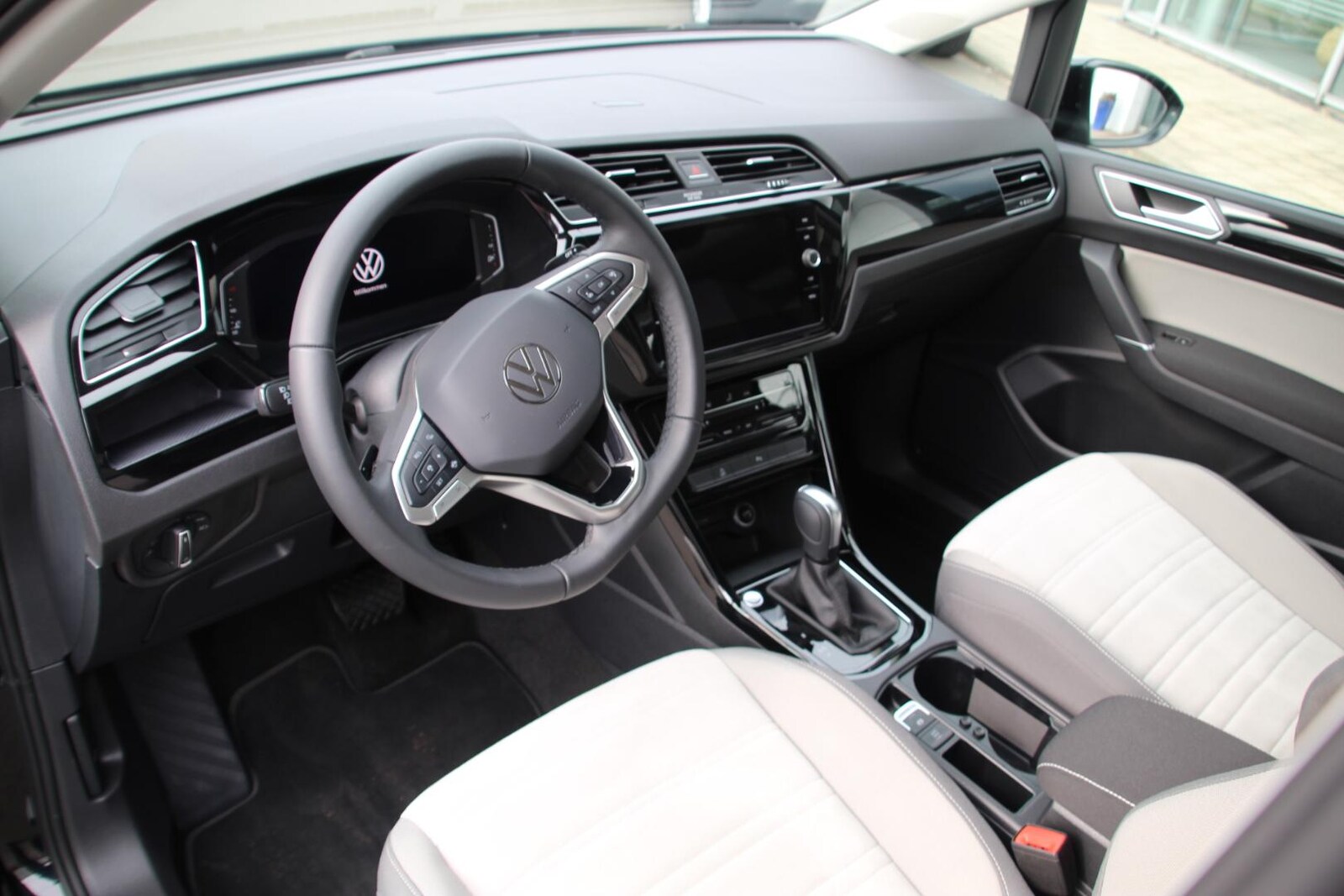 Volkswagen Touran – Bild 14