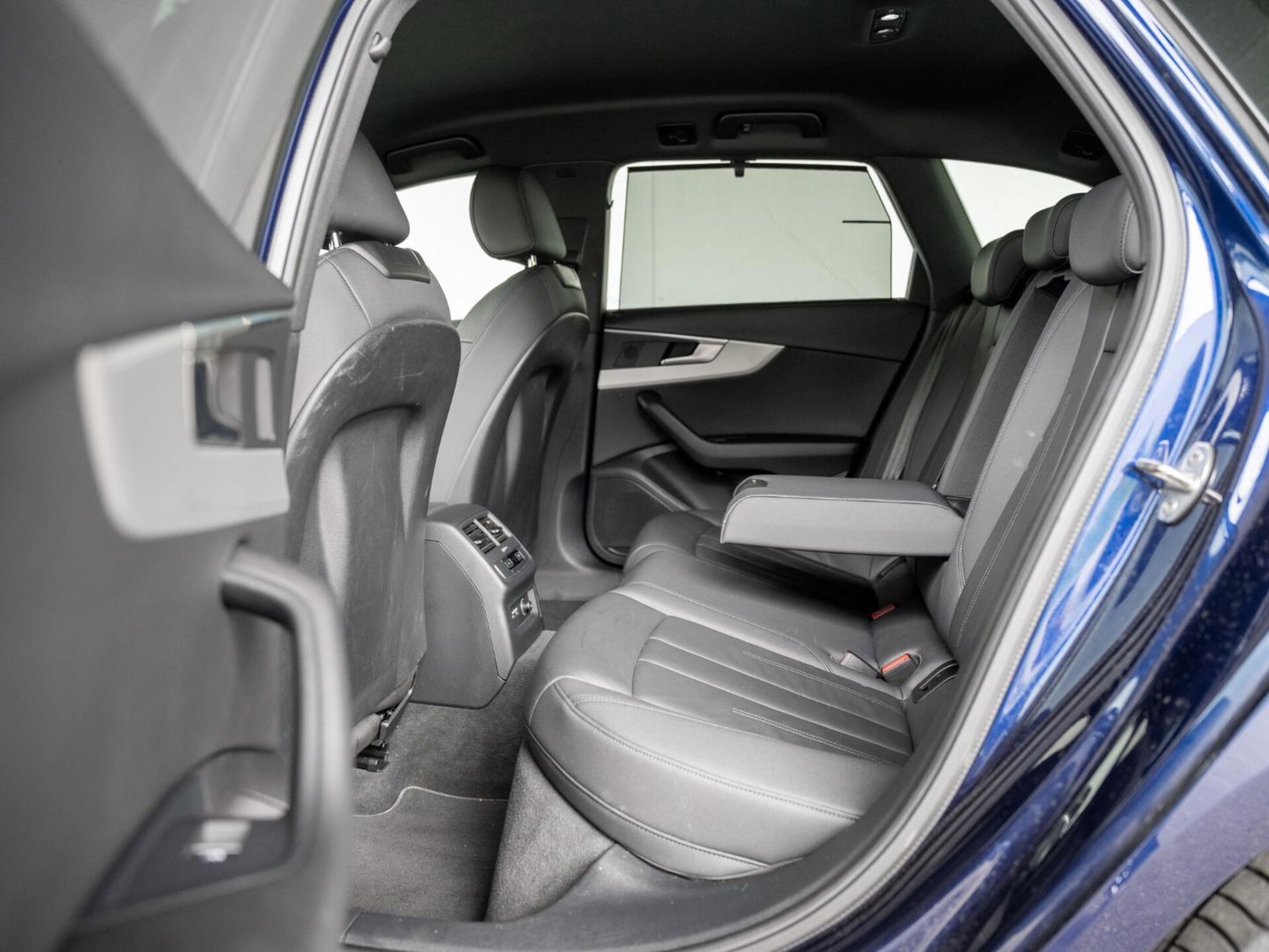Audi A4 Avant S line