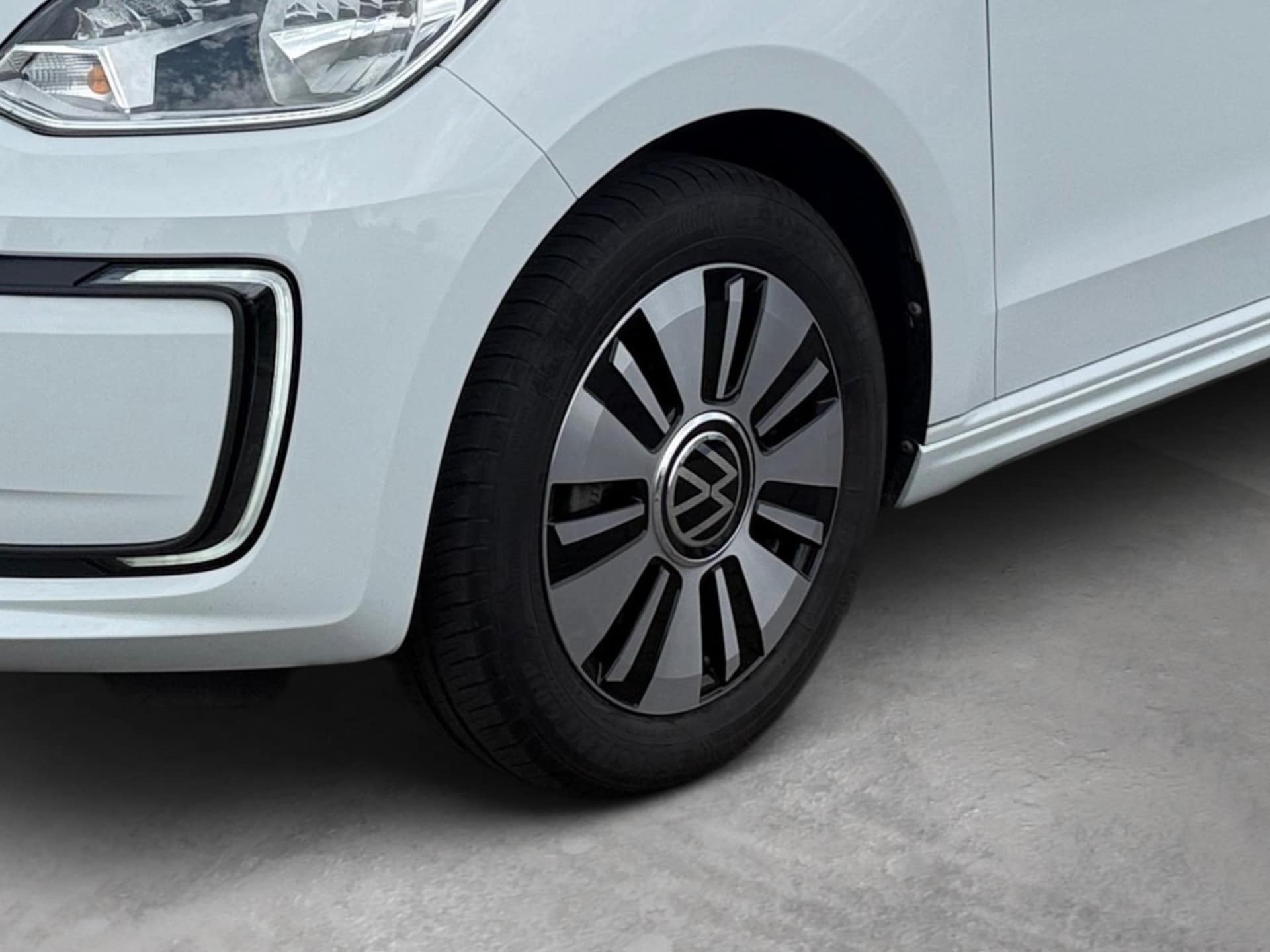 Volkswagen e-up! Style "Plus"