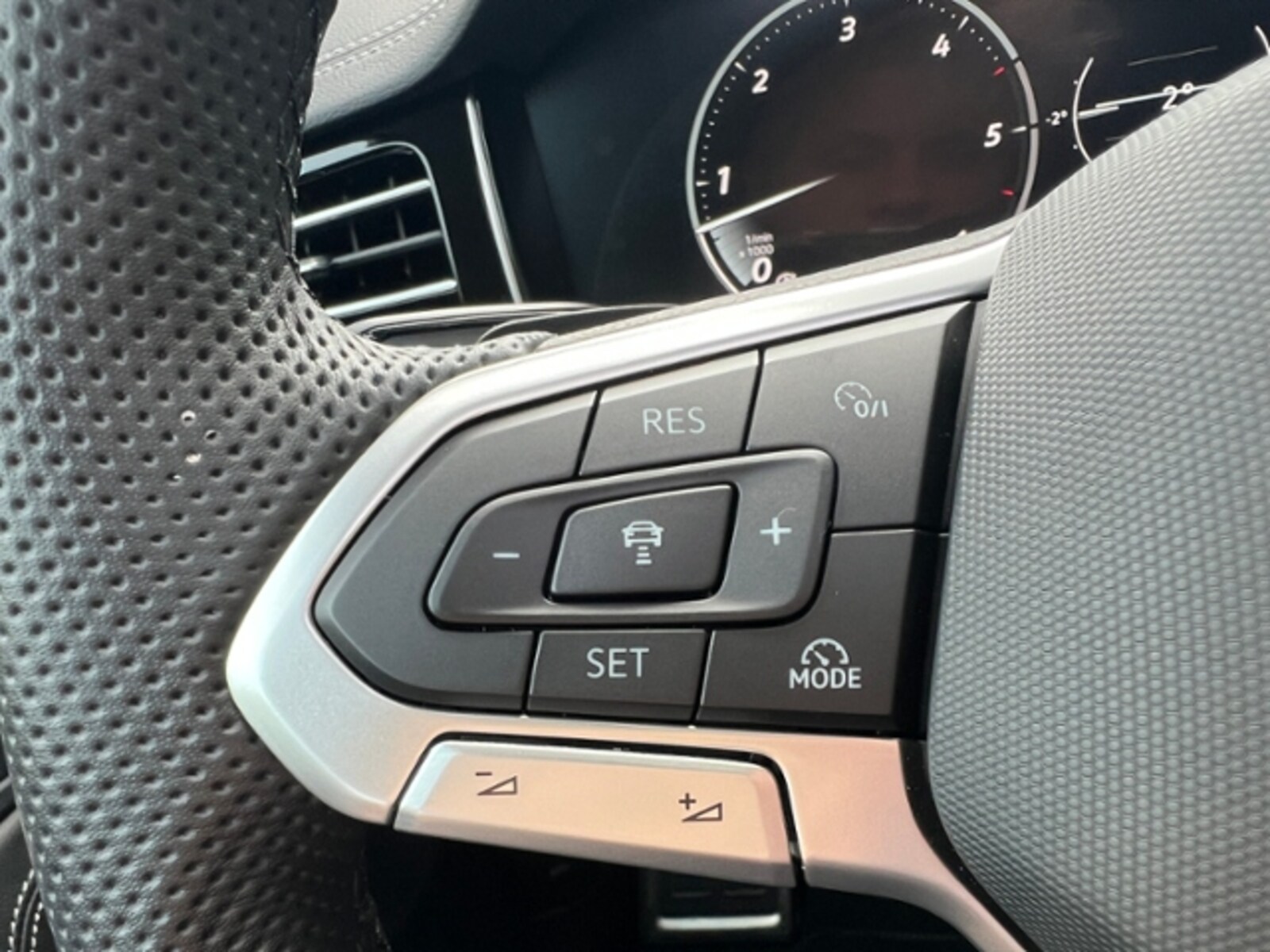 Volkswagen Touareg – Bild 20