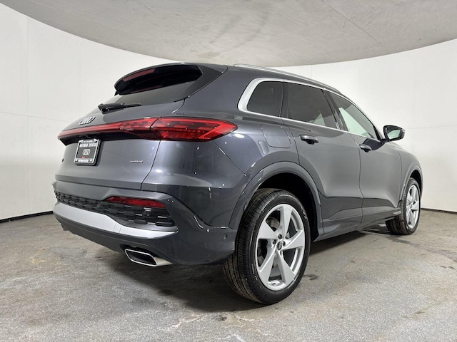 2025 Audi New Q5 Premium Plus - Photo 36