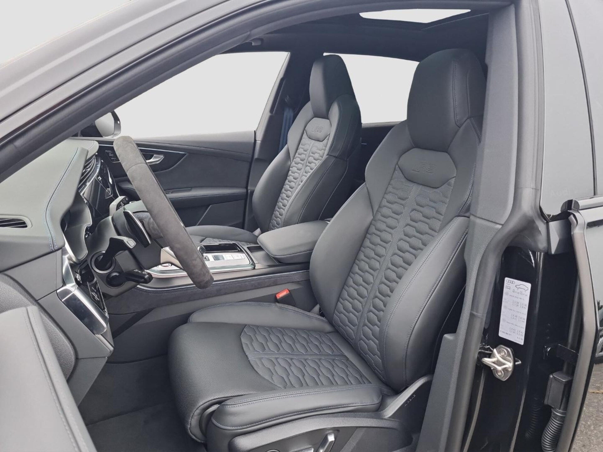 Audi RS Q8 SUV performance