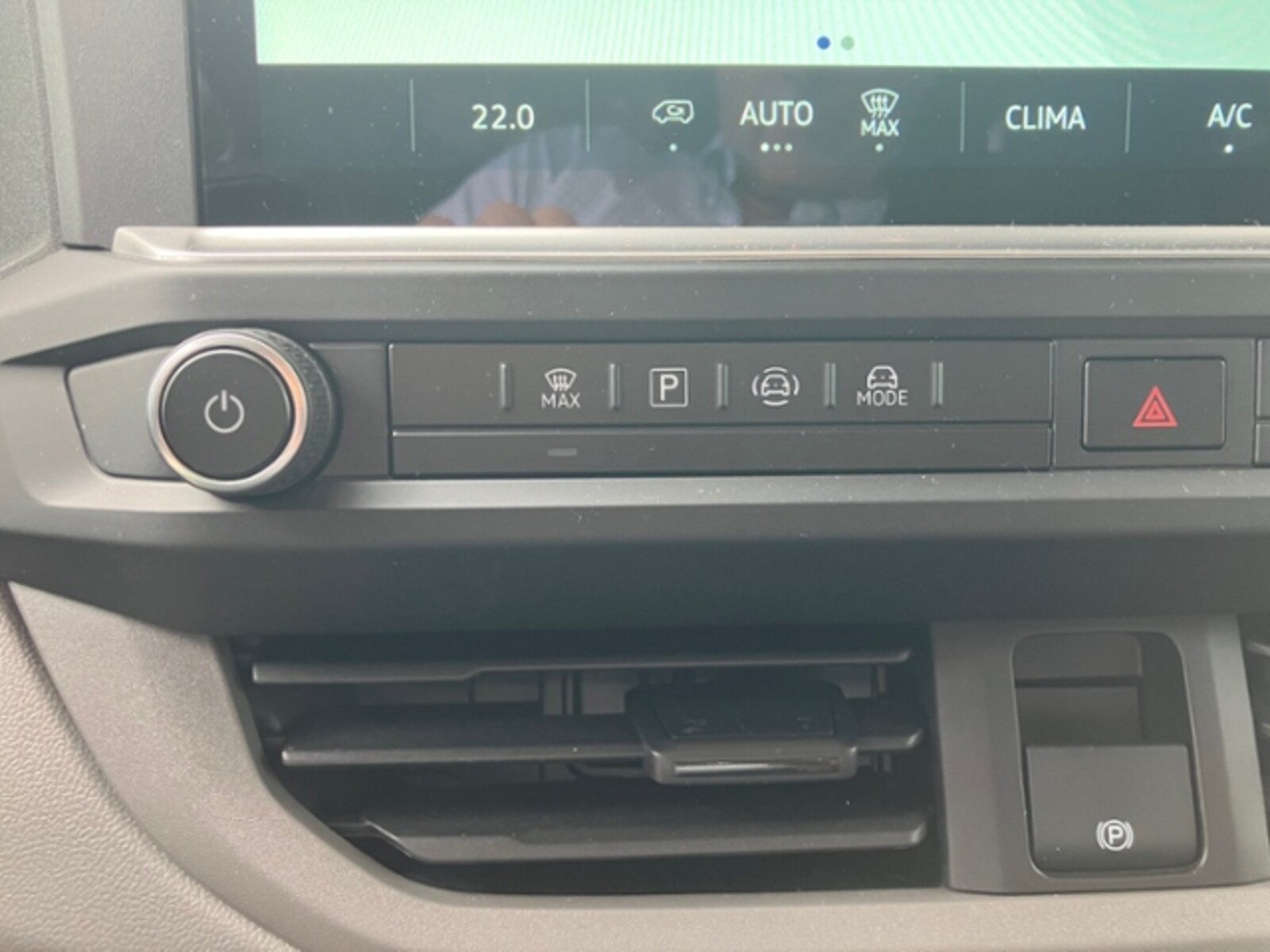 Volkswagen Transporter Kombi langer Radstand – Bild 25