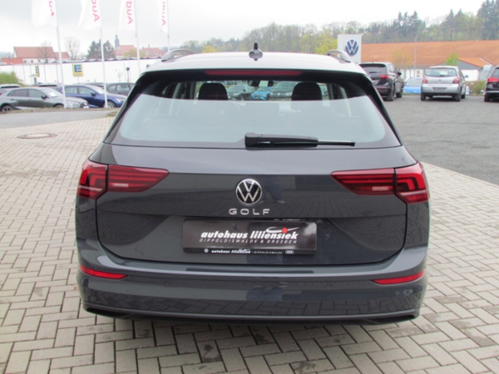 Volkswagen Golf Variant Life