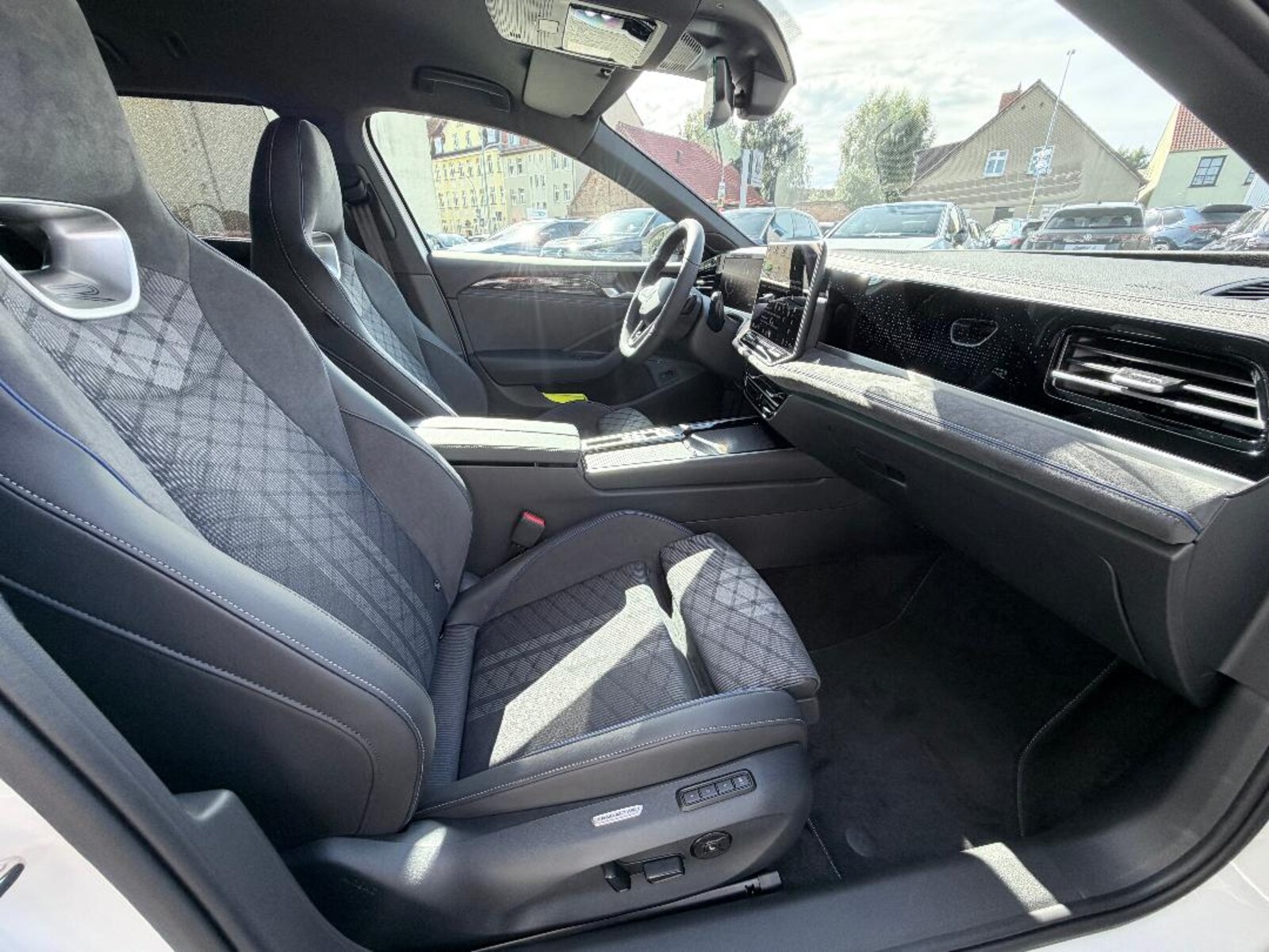 Volkswagen Passat – Bild 6