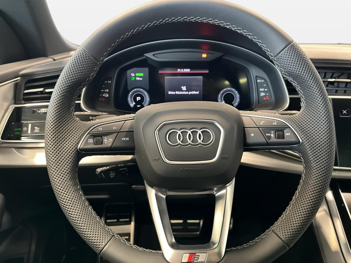 Bild über Audi Q8 SUV TFSI e S line business TFSI e quattro 290 kW tiptronic - für weitere Informationen kontaktieren Sie den Audi Partner