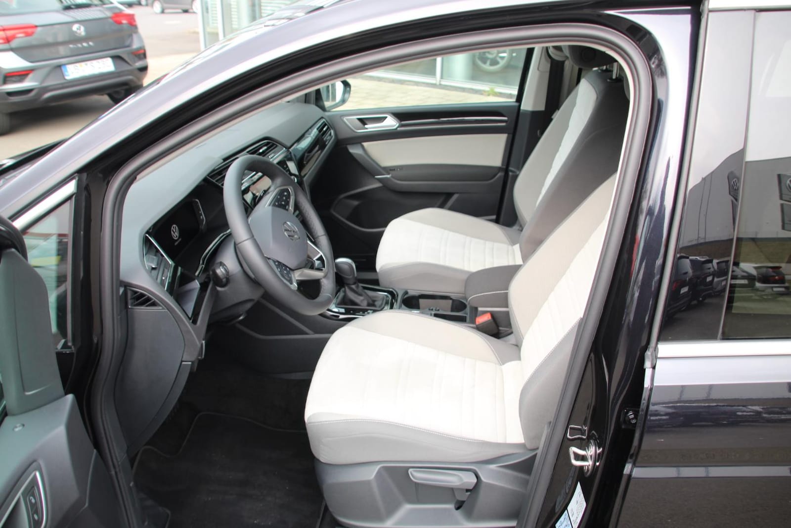 Volkswagen Touran – Bild 12