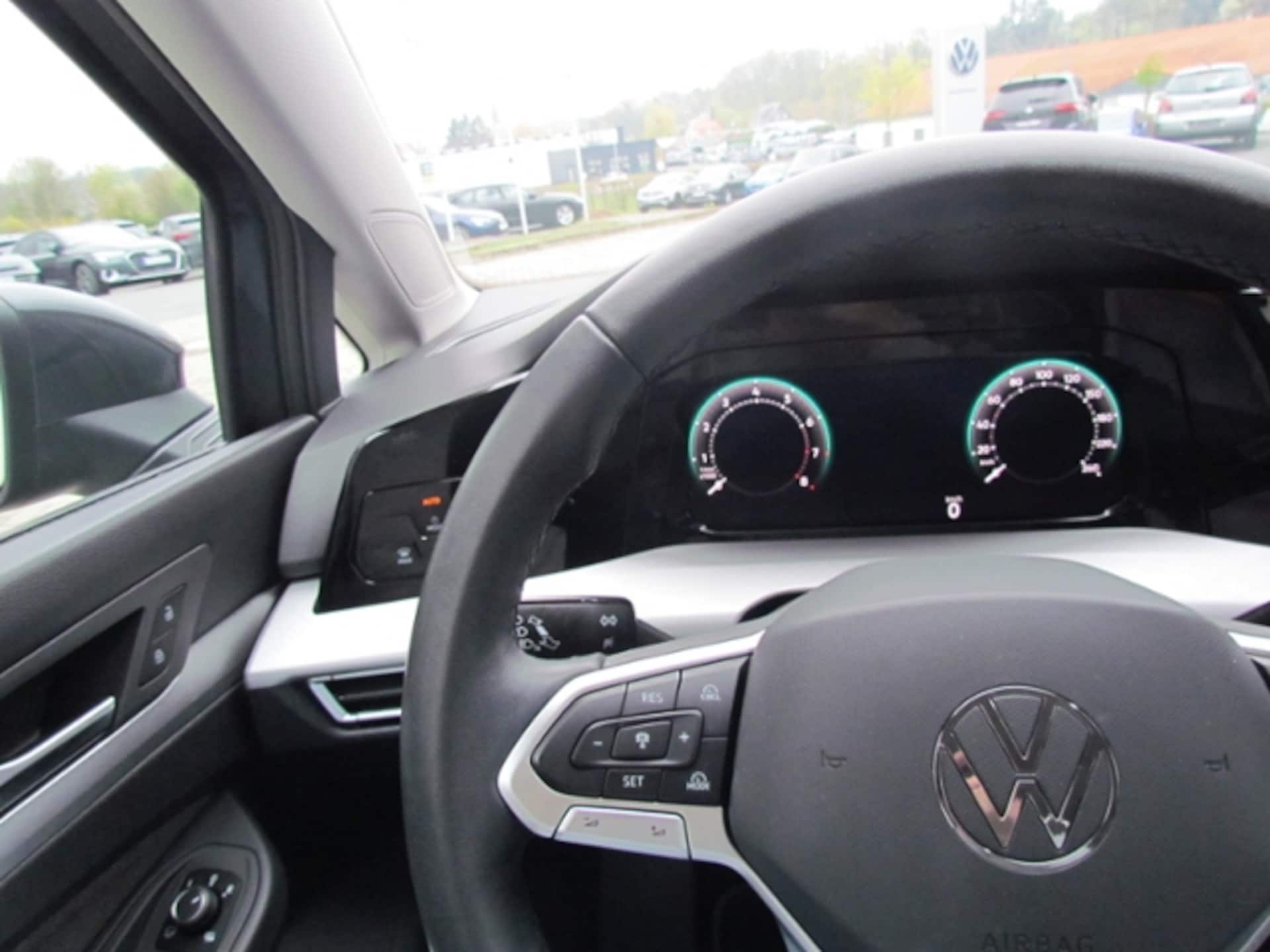 Volkswagen Golf Variant Life