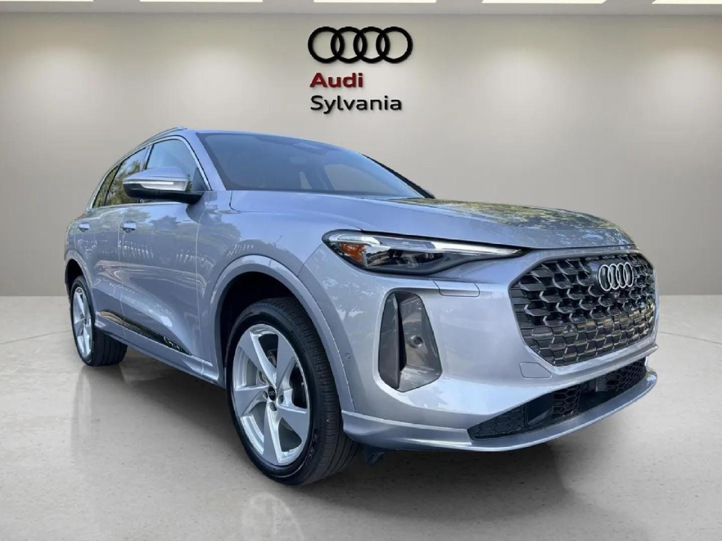 2025 Audi Q5 40 Premium Plus's photo