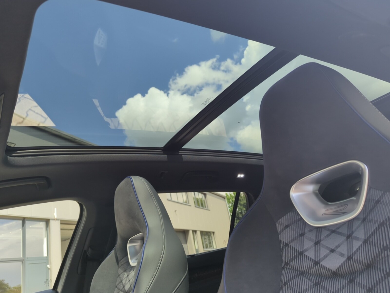 Volkswagen Passat – Bild 14