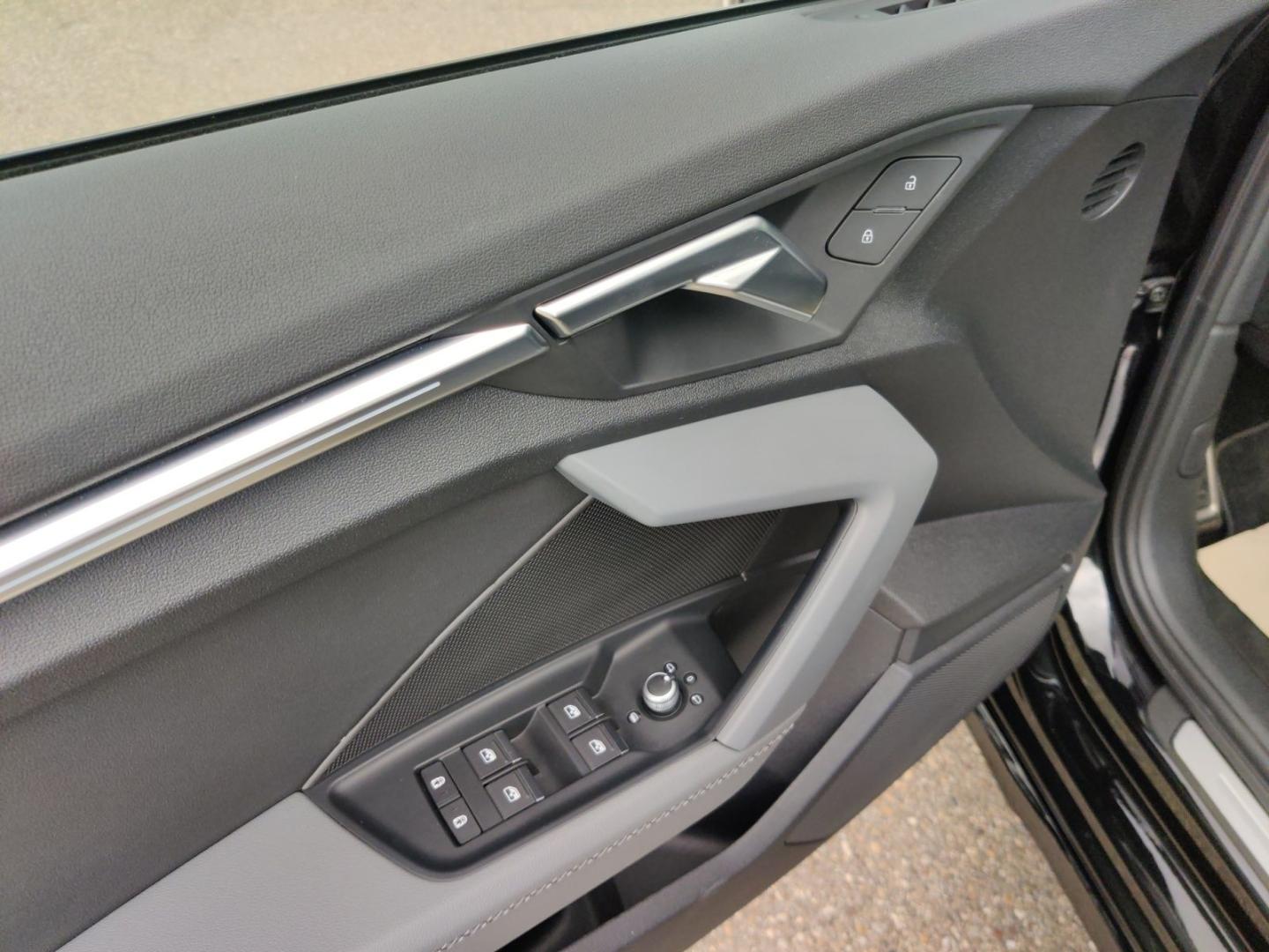 Image about Audi S3 Limousine TFSI quattro S tronic