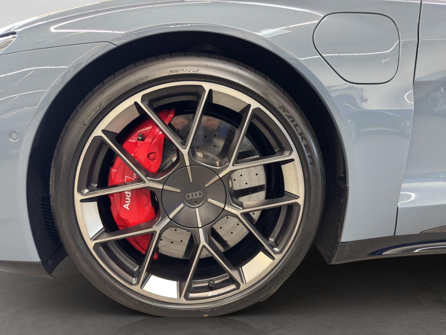 Bild über Audi RS e-tron GT performance e-tron quattro - für weitere Informationen kontaktieren Sie den Audi Partner