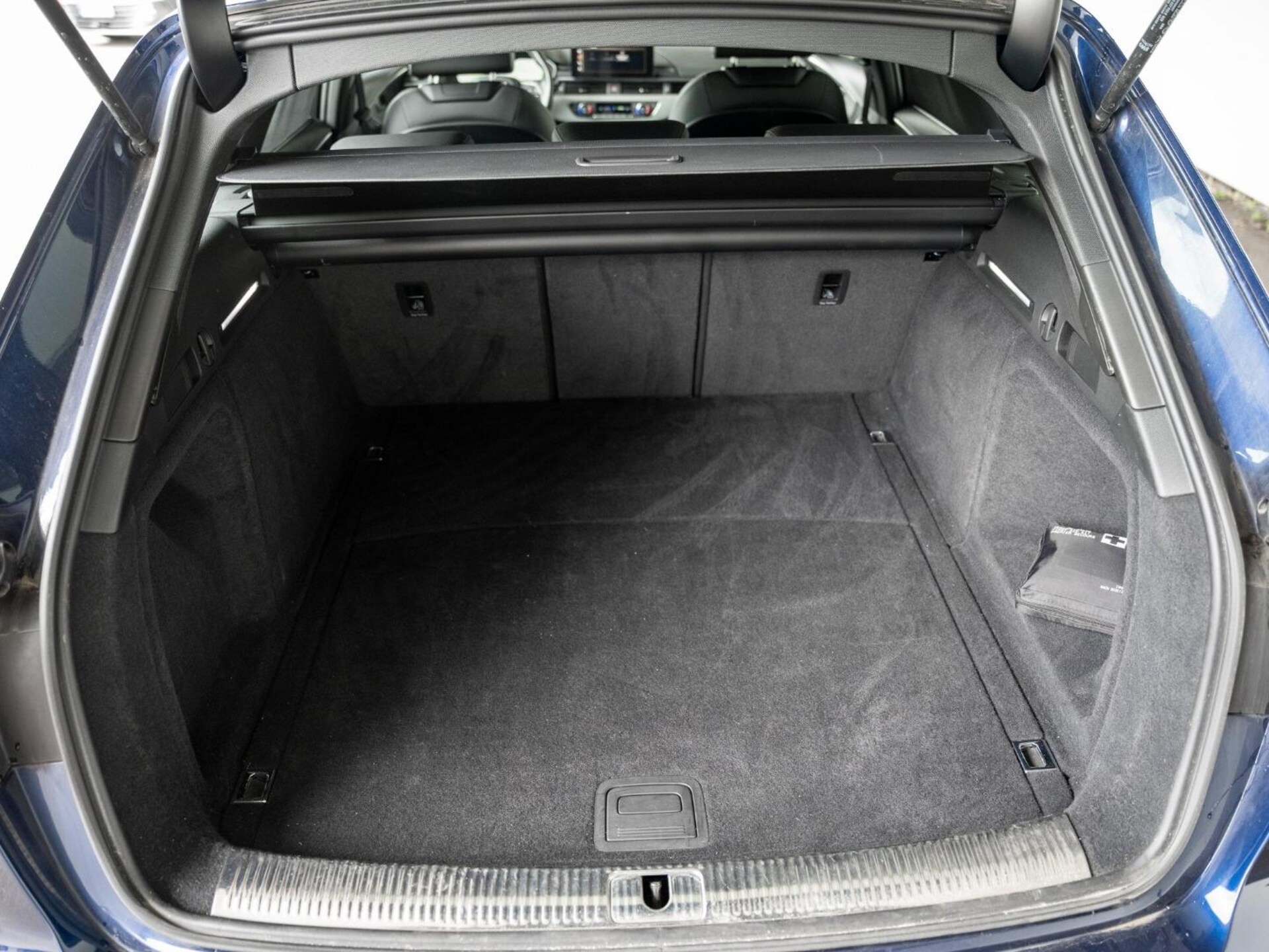 Audi A4 Avant S line