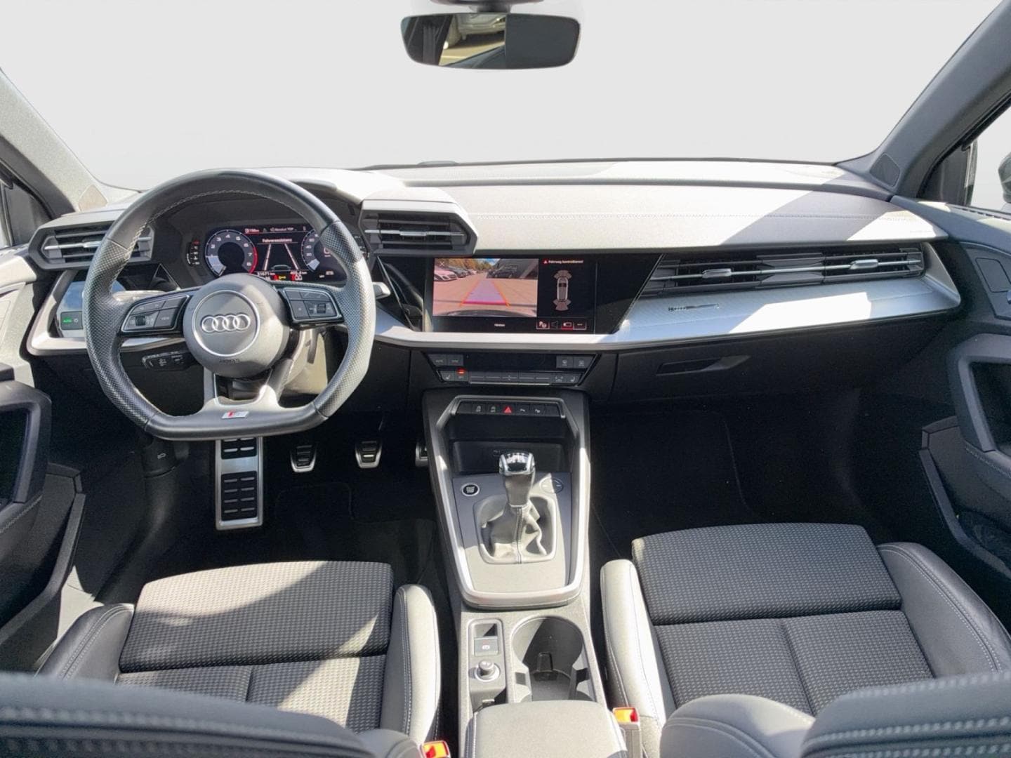 Bild über Audi A3 Sportback S line 30 TFSI Schaltgetriebe - für weitere Informationen kontaktieren Sie den Audi Partner