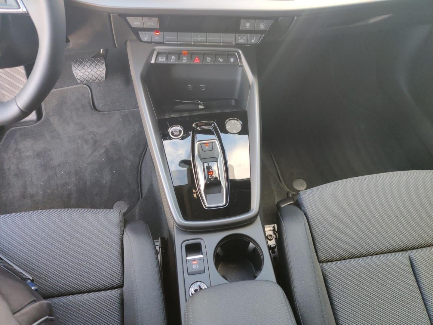 Bild über Audi A3 allstreet 35 TFSI S tronic - für weitere Informationen kontaktieren Sie den Audi Partner