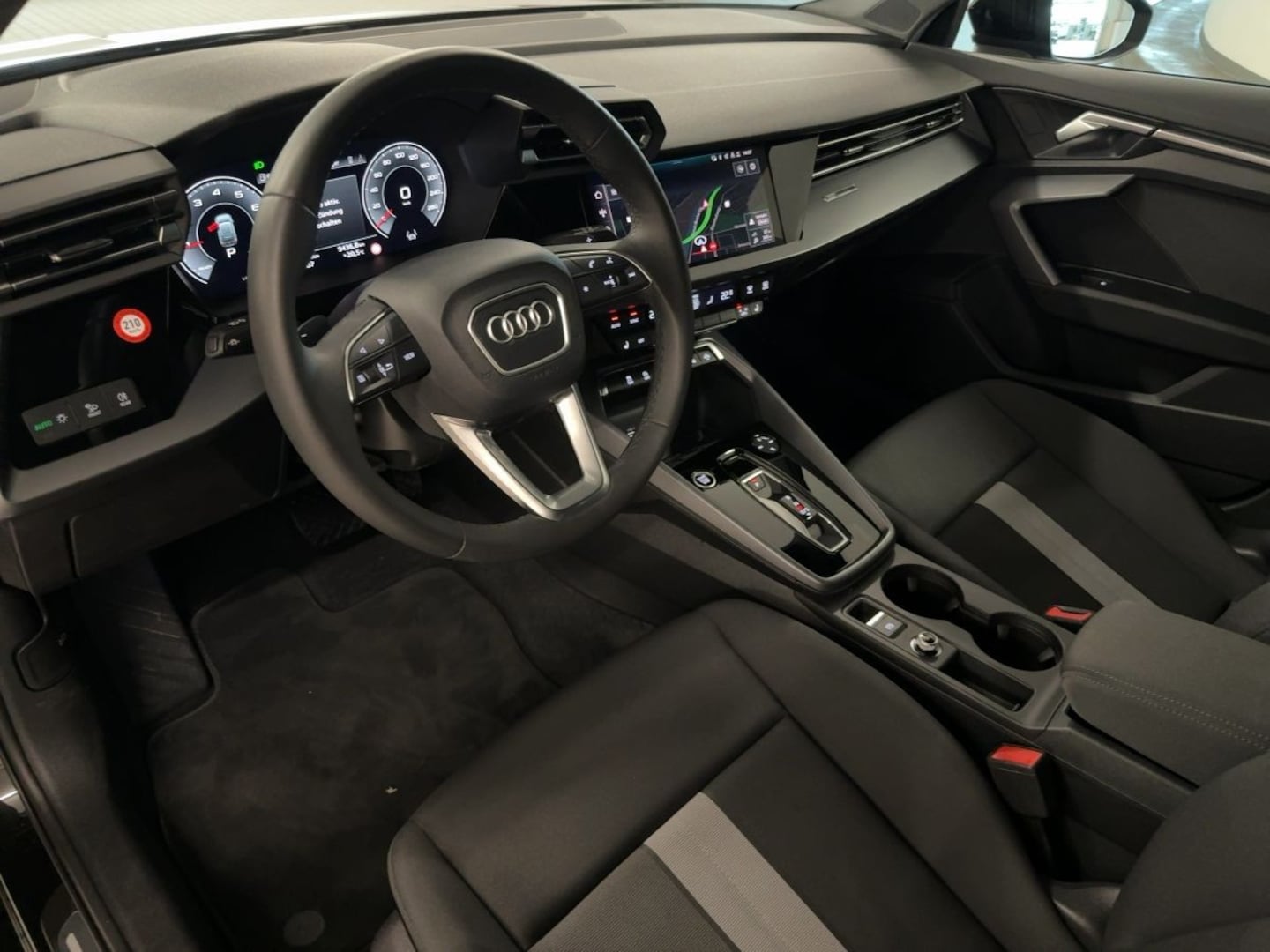Bild über Audi A3 Sportback advanced 30 TFSI S tronic - für weitere Informationen kontaktieren Sie den Audi Partner
