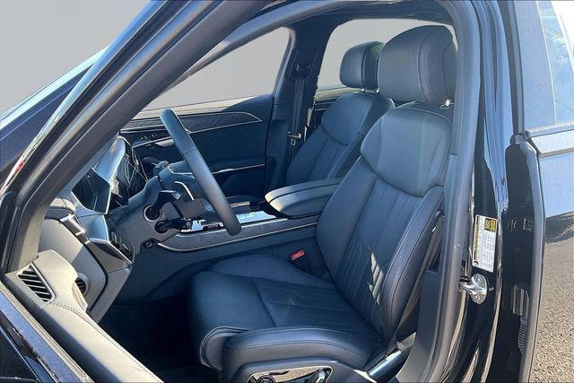 2025 Audi A8 Base - Photo 27