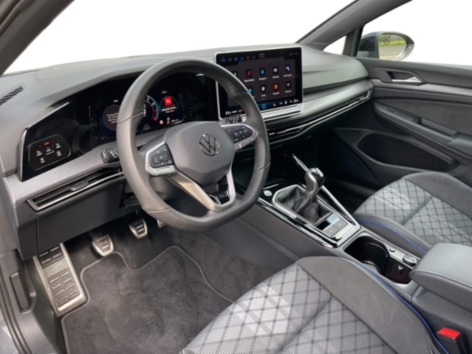 Volkswagen Golf R-Line