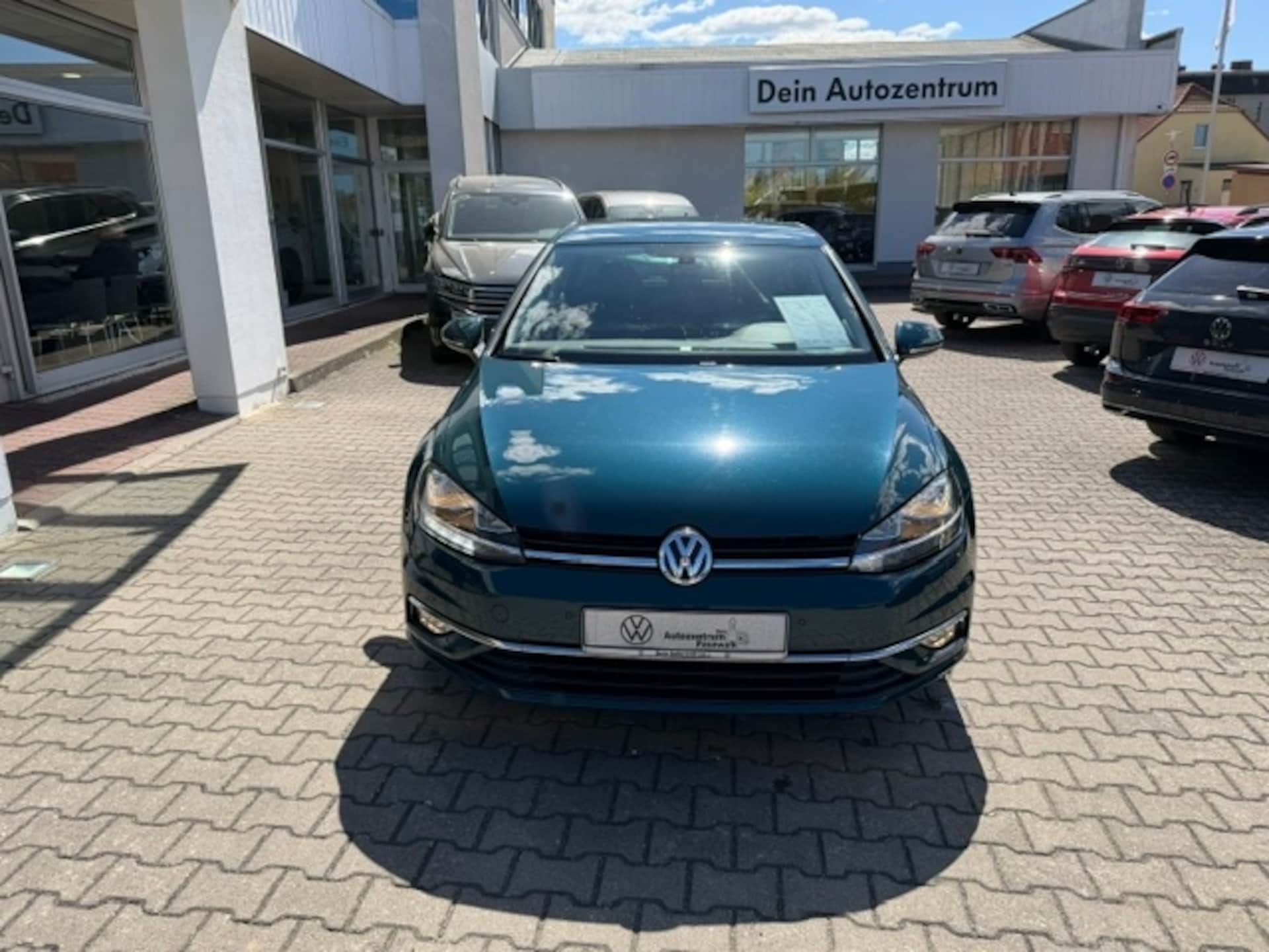 Volkswagen Golf SOUND