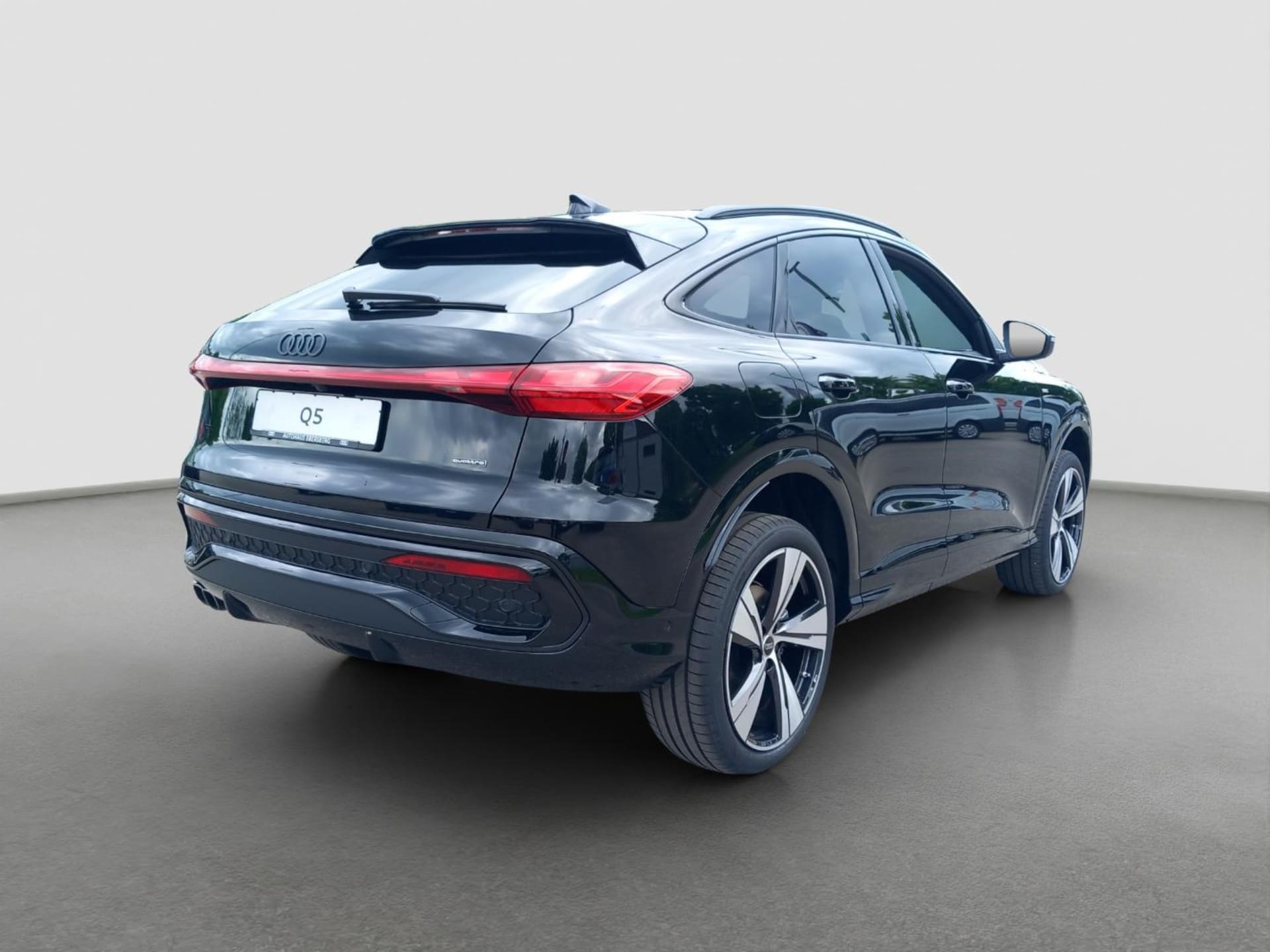 Audi Q5 Sportback edition one