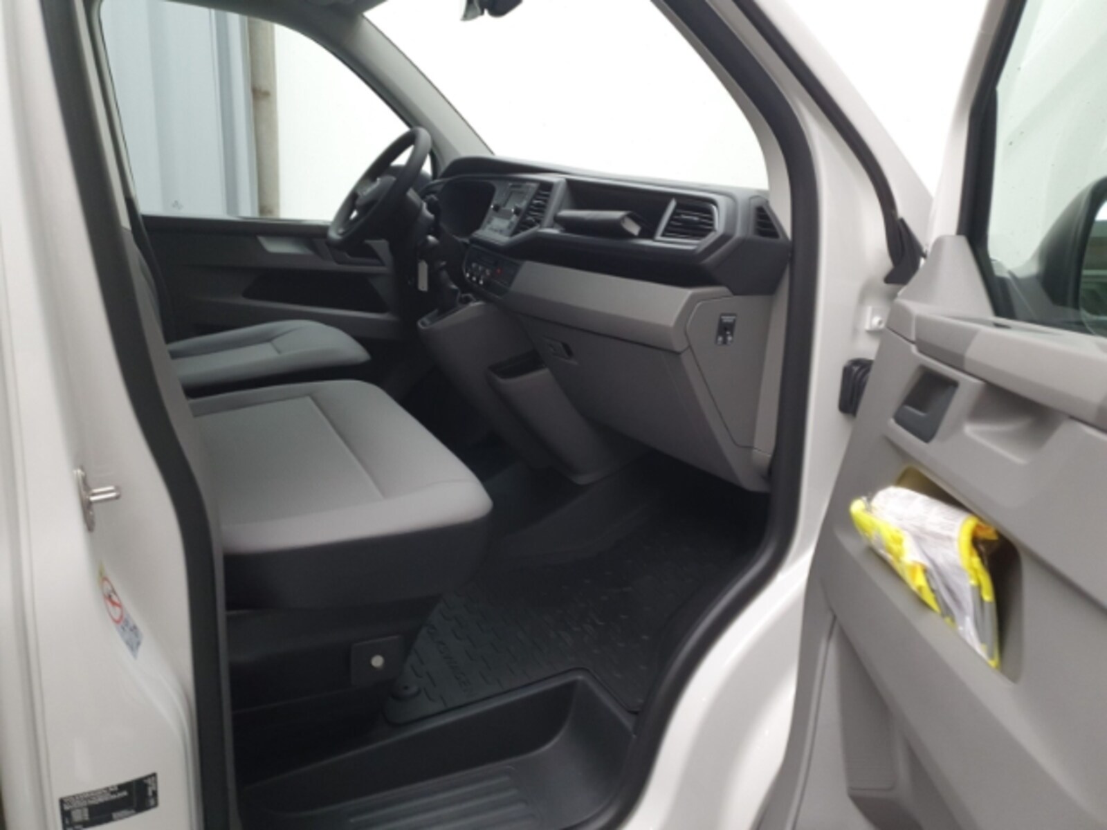 Volkswagen T6.1 Caravelle langer Radstand – Bild 8