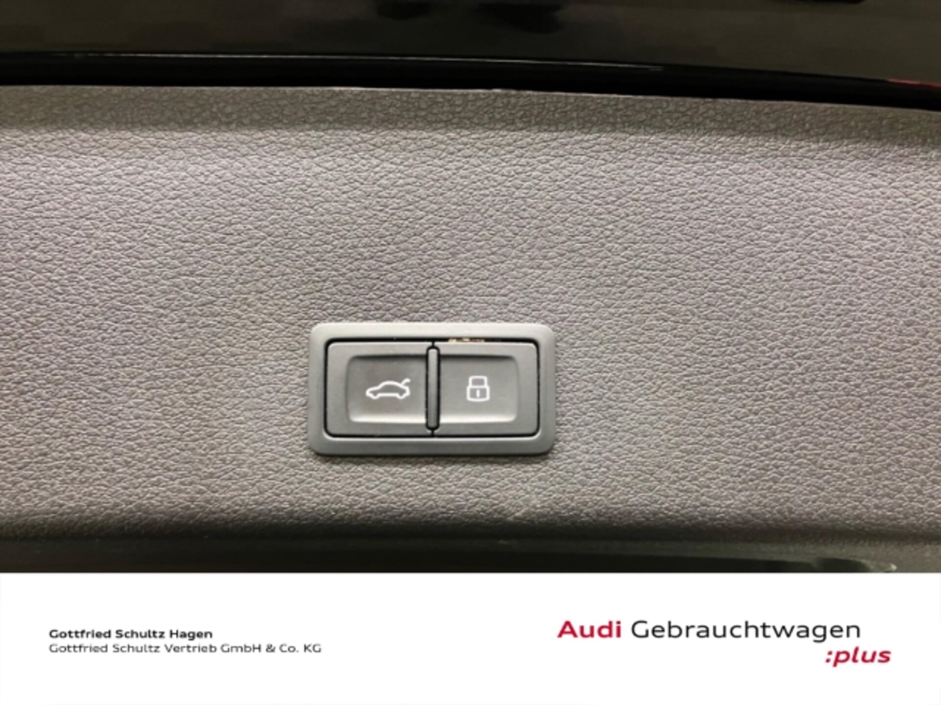 Audi e-tron S line