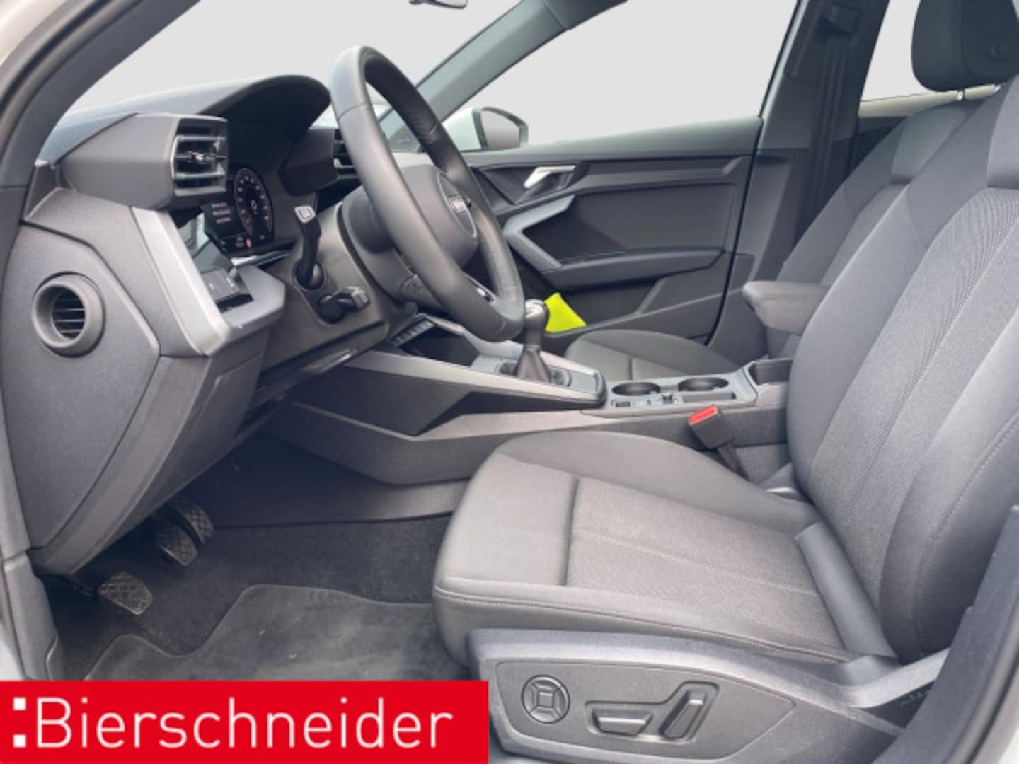 Bild über Audi A3 Sportback 30 TFSI Schaltgetriebe - für weitere Informationen kontaktieren Sie den Audi Partner
