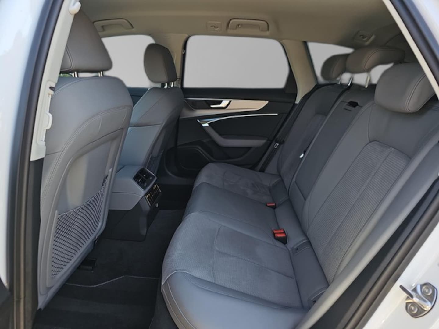 Bild über Audi S6 Avant TDI quattro tiptronic - für weitere Informationen kontaktieren Sie den Audi Partner