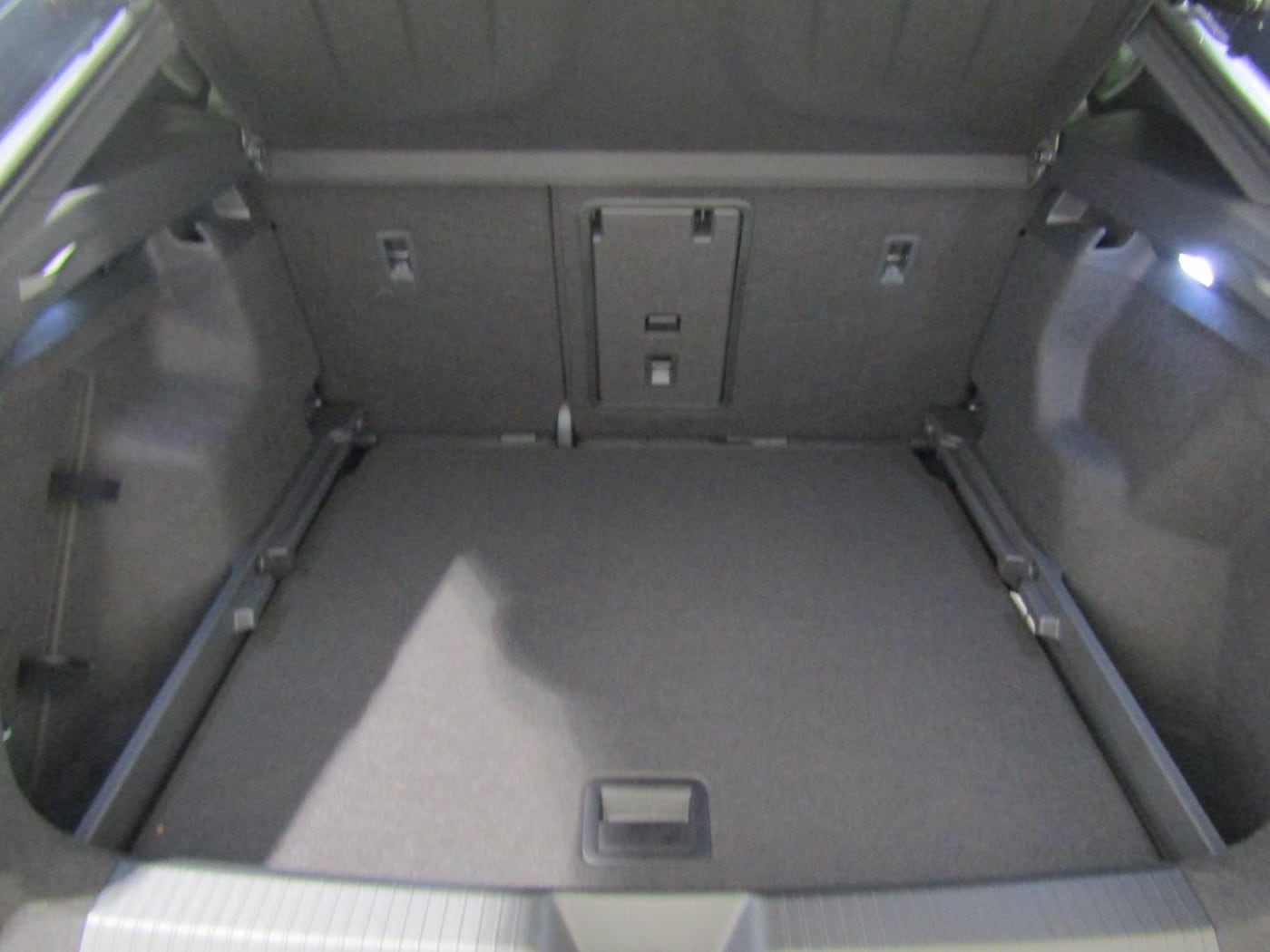 CUPRA Tavascan VZ First Edition Dual Motor AWD 77kWh 250 kW (340 CV) — photo 7