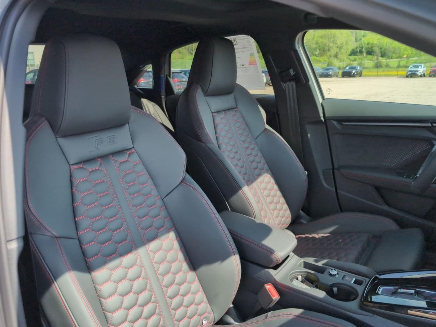 Bild über Audi RS 3 Limousine TFSI quattro 294 kW S tronic - für weitere Informationen kontaktieren Sie den Audi Partner