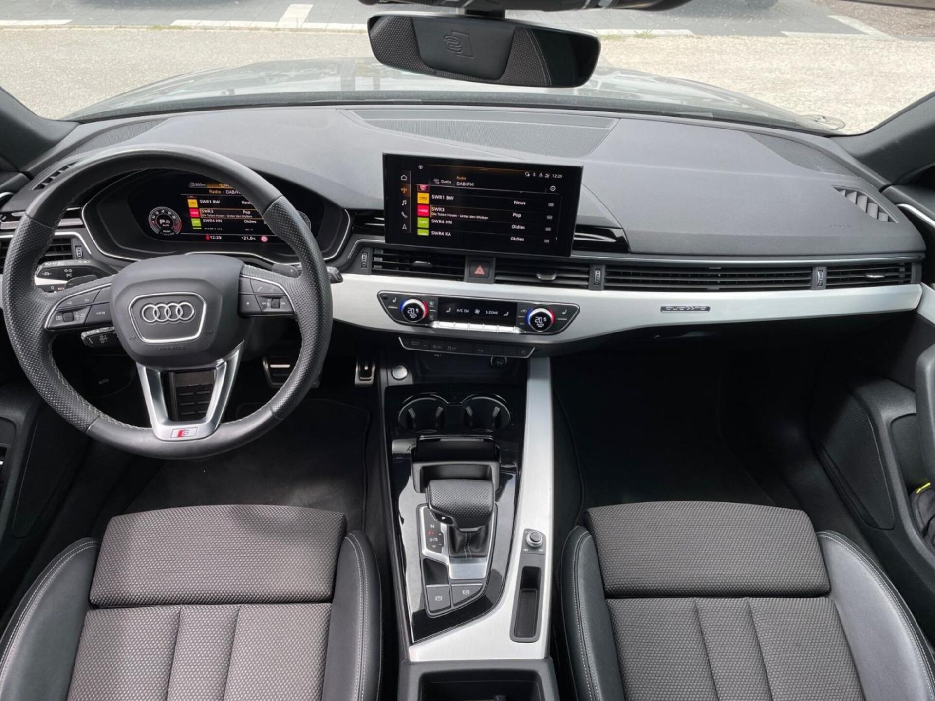 Audi A4 Avant S line