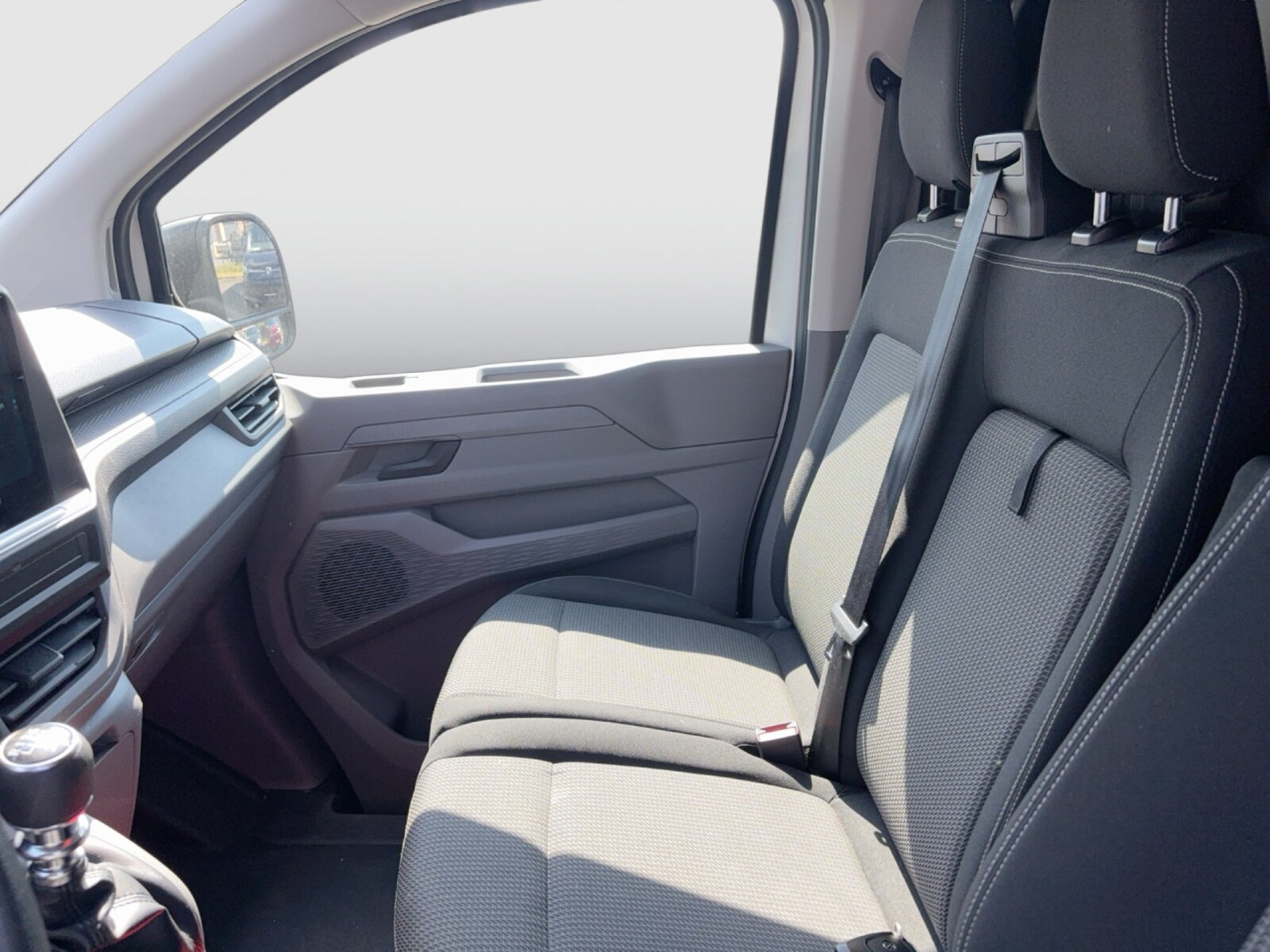 Volkswagen Transporter Kasten langer Radstand – Bild 9