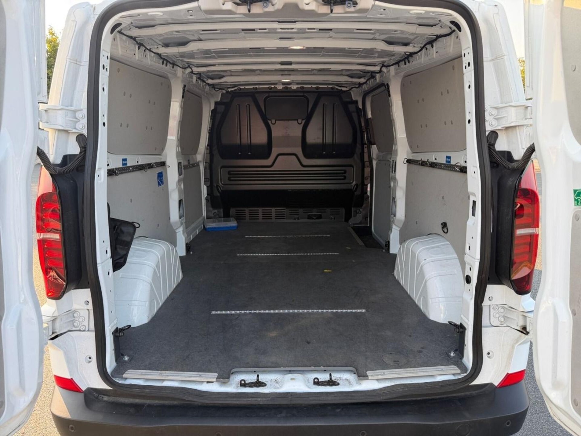 Volkswagen Transporter Kasten langer Radstand
