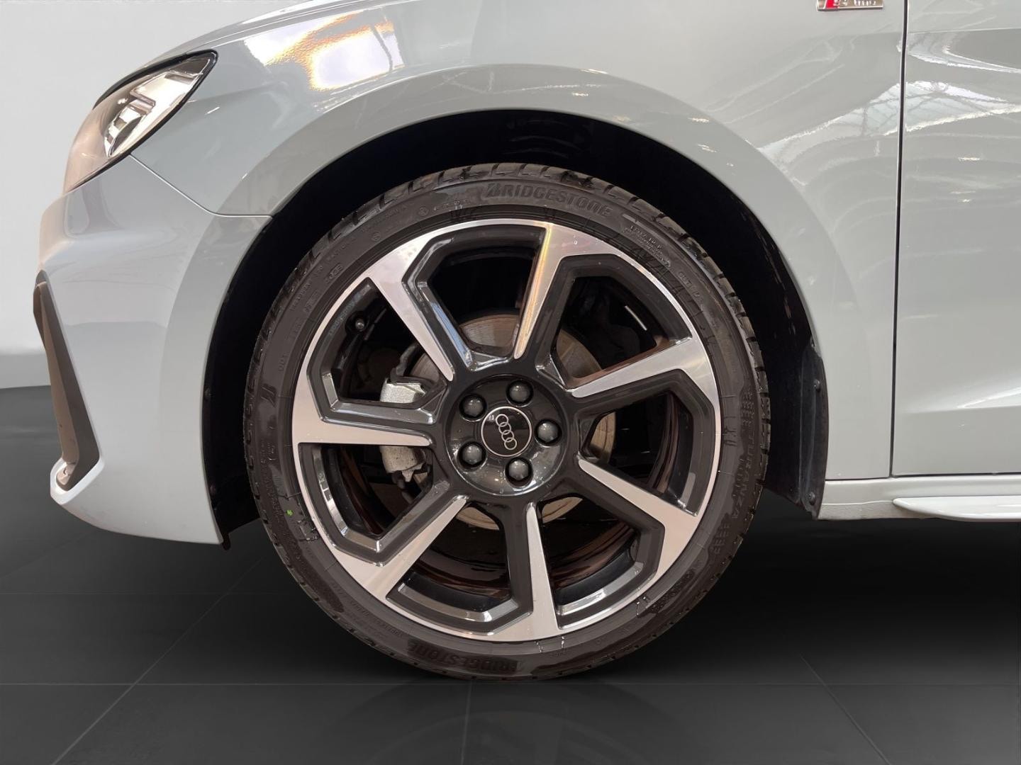 Bild über Audi A1 Sportback S line 30 TFSI Schaltgetriebe - für weitere Informationen kontaktieren Sie den Audi Partner