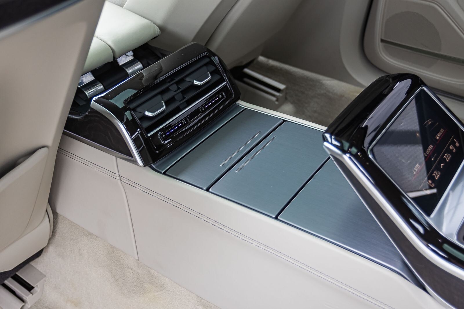 Image about Audi A8 L 50 TDI quattro tiptronic