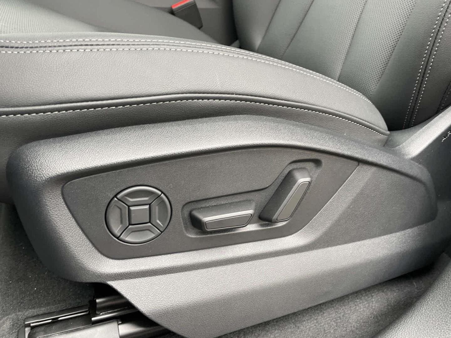 2025 Audi Q7 Premium Plus - Photo 16