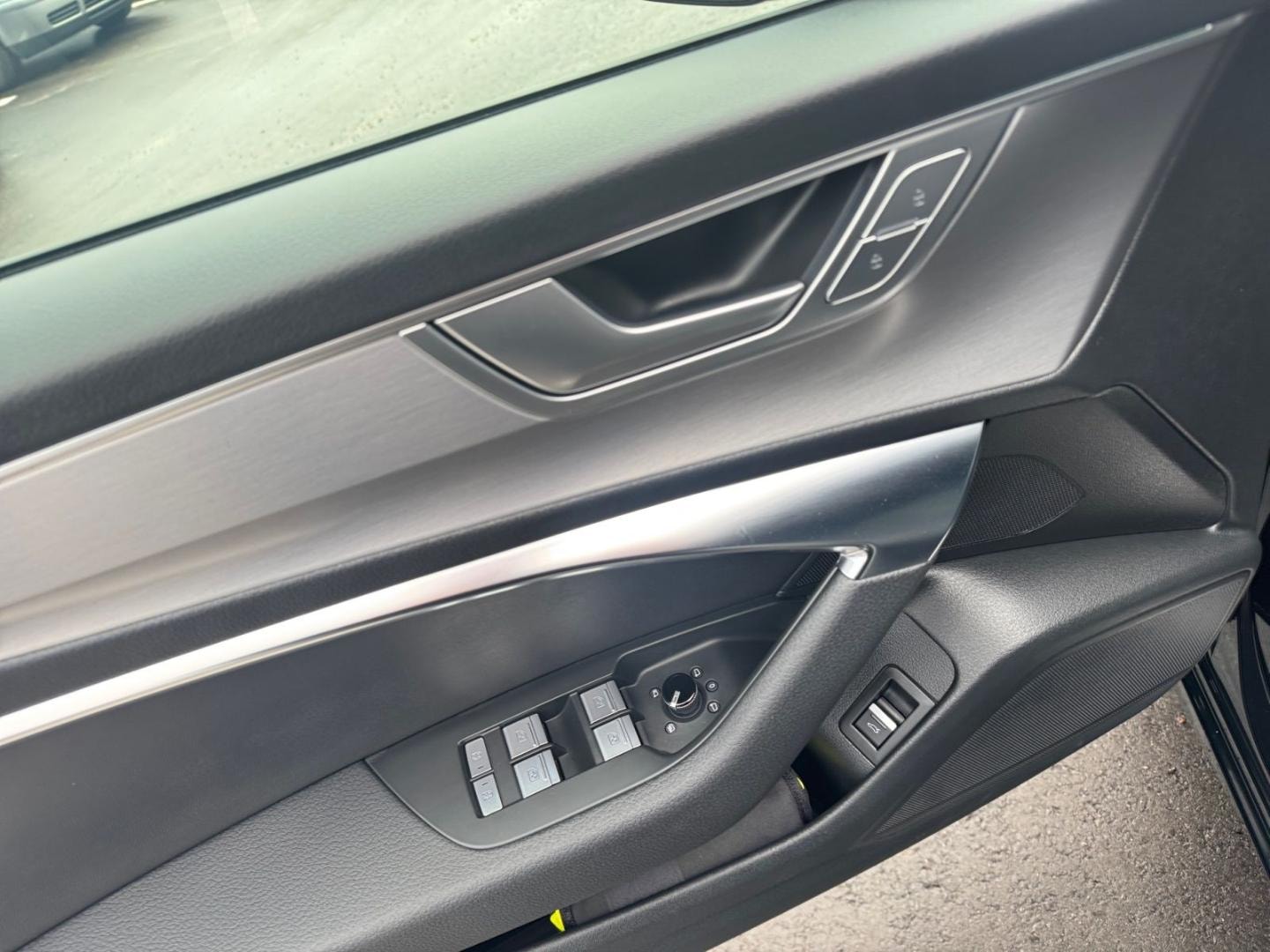 Bild über Audi A6 Avant S line 40 TDI quattro S tronic - für weitere Informationen kontaktieren Sie den Audi Partner