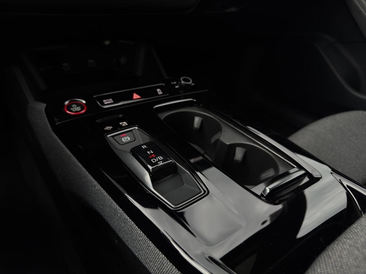 Bild über Audi A6 Avant e-tron e-tron - für weitere Informationen kontaktieren Sie den Audi Partner