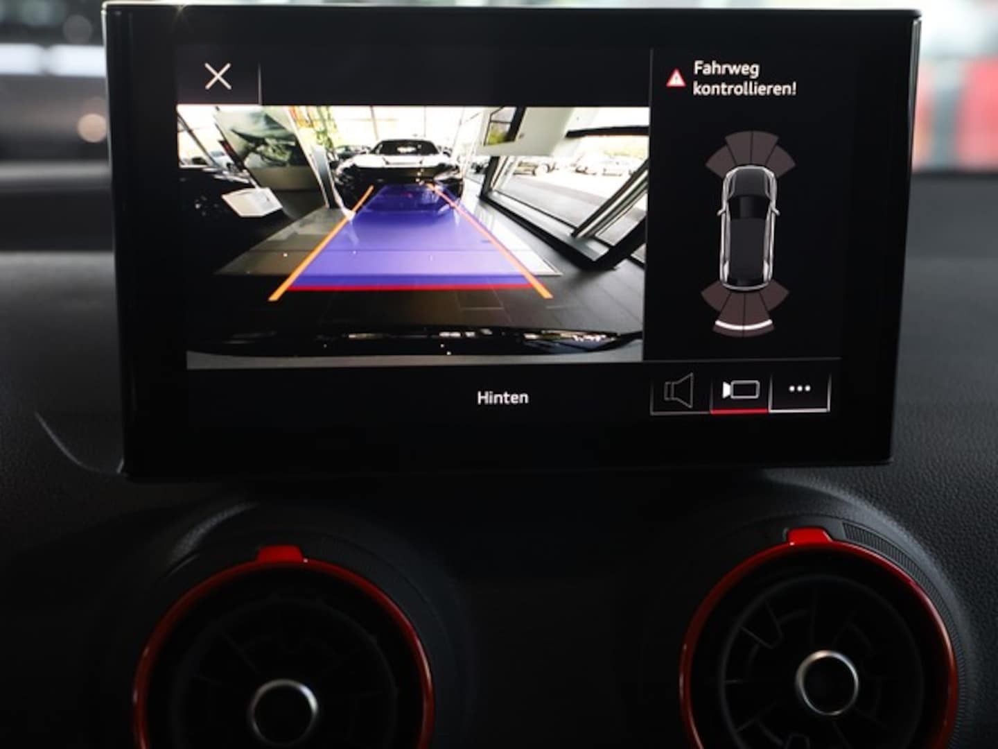 Bild über Audi Q2 S line 35 TFSI S tronic - für weitere Informationen kontaktieren Sie den Audi Partner