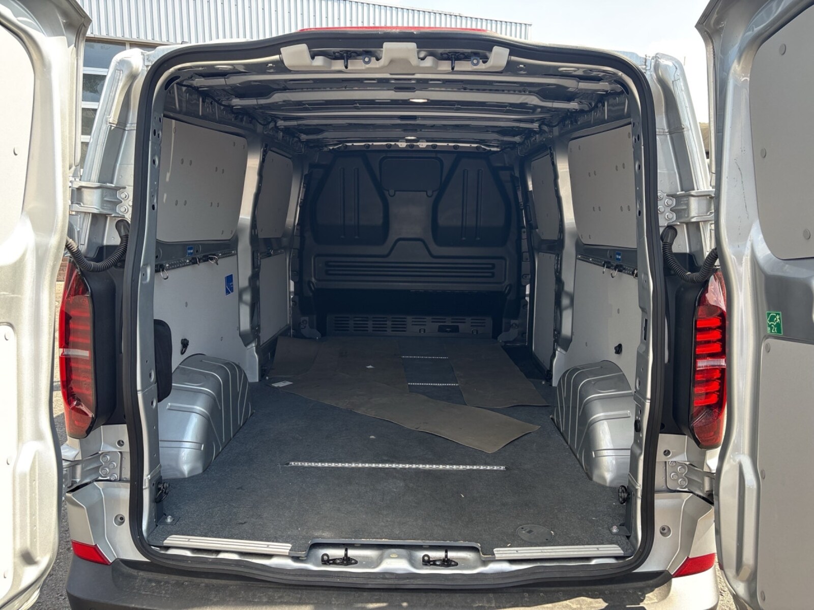 Volkswagen Transporter Kasten langer Radstand – Bild 14